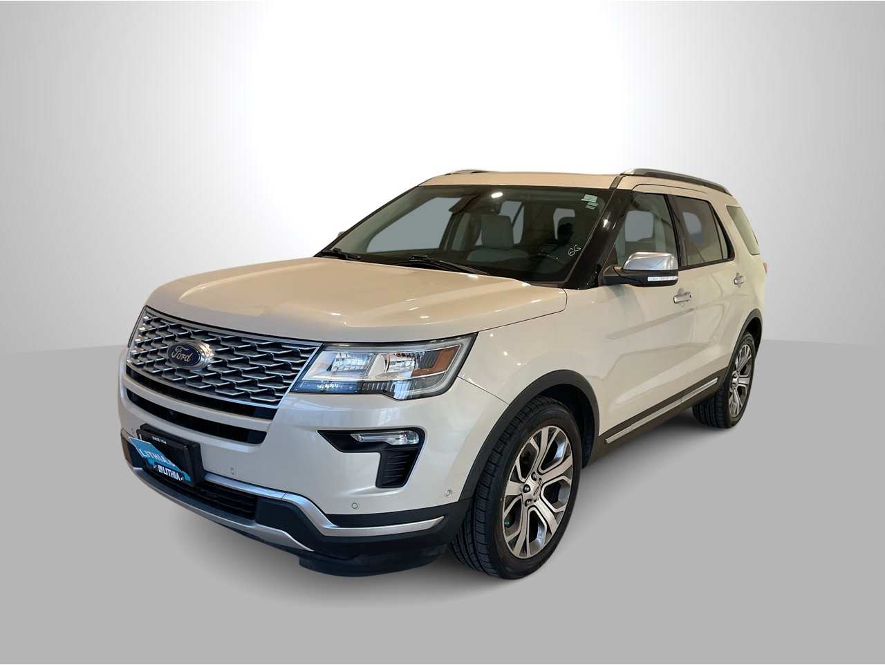 2018 Ford Explorer Platinum's photo