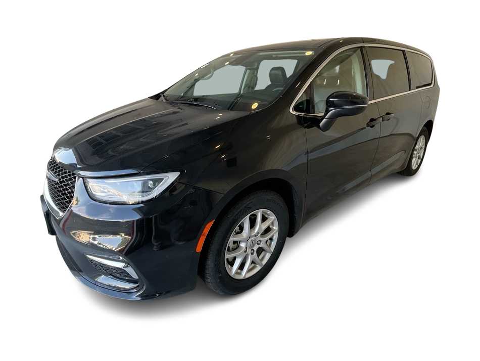 Thumbnail: 2023 Chrysler Pacifica - 1