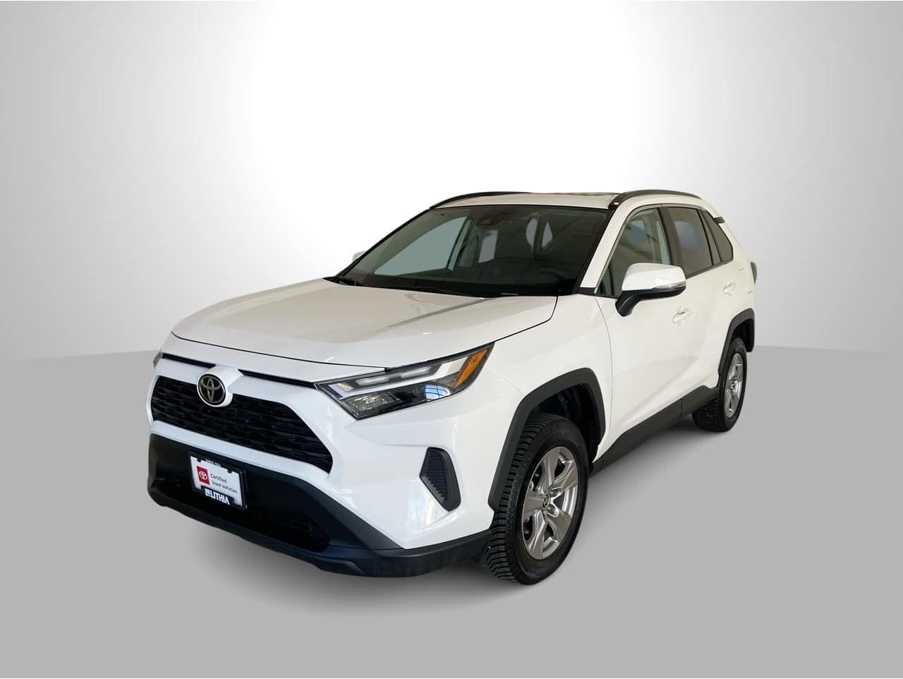 2024 Toyota RAV4 XLE's photo