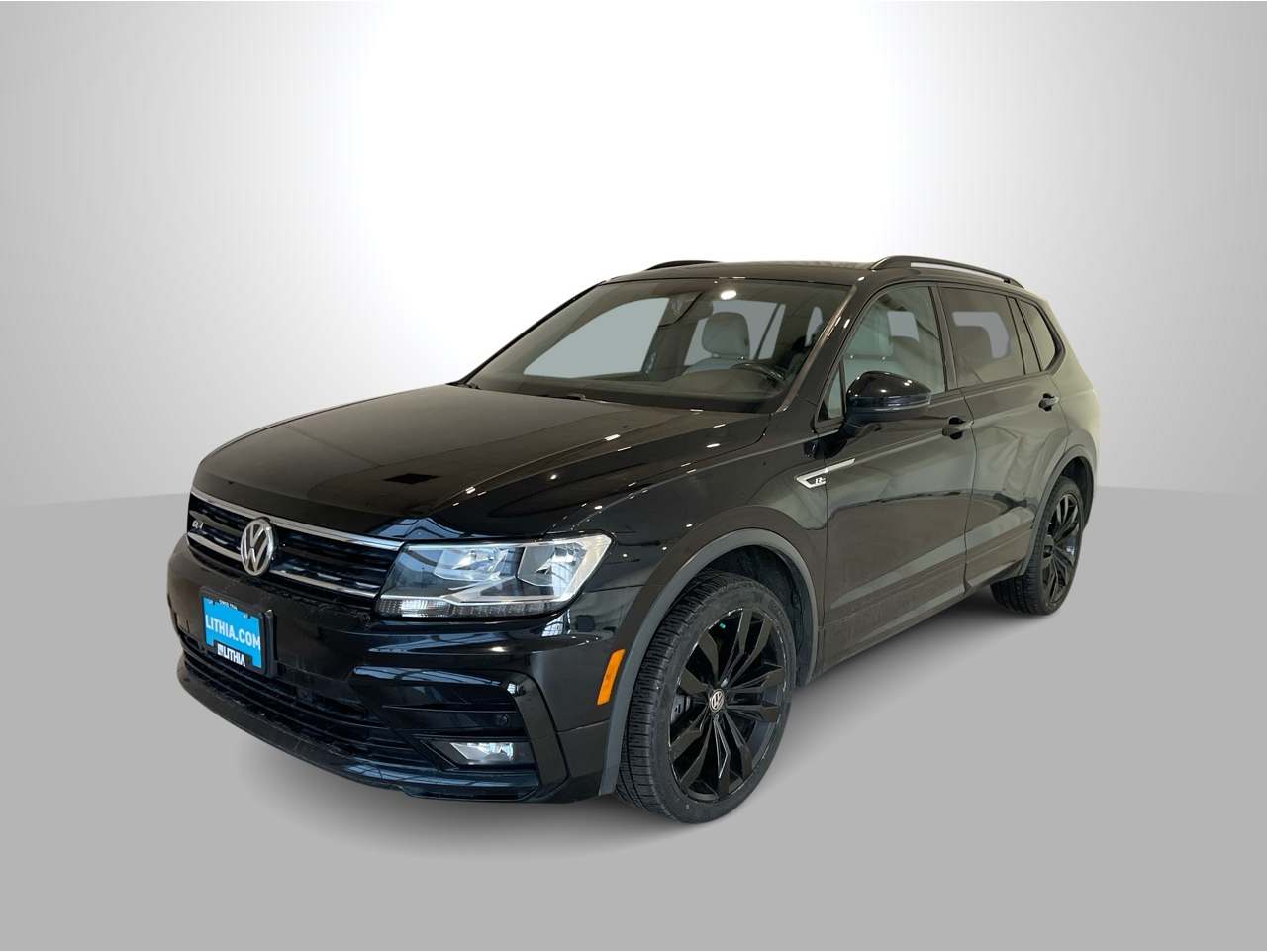 2020 Volkswagen Tiguan SE R-LINE BLACK's photo