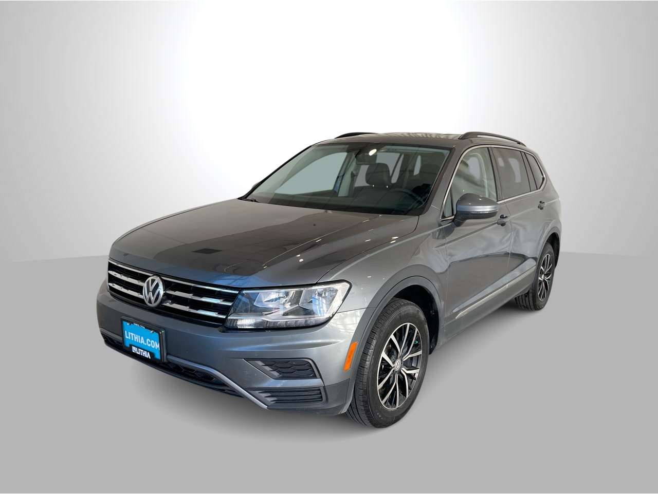 2021 Volkswagen Tiguan SE's photo