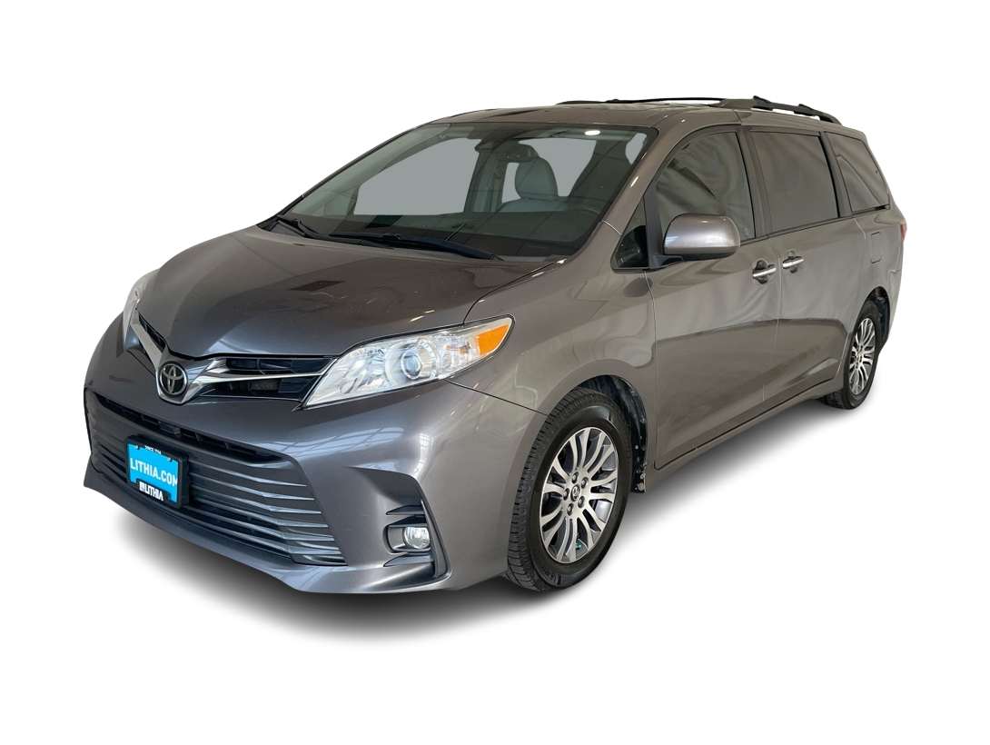 Thumbnail: 2018 Toyota Sienna - 1