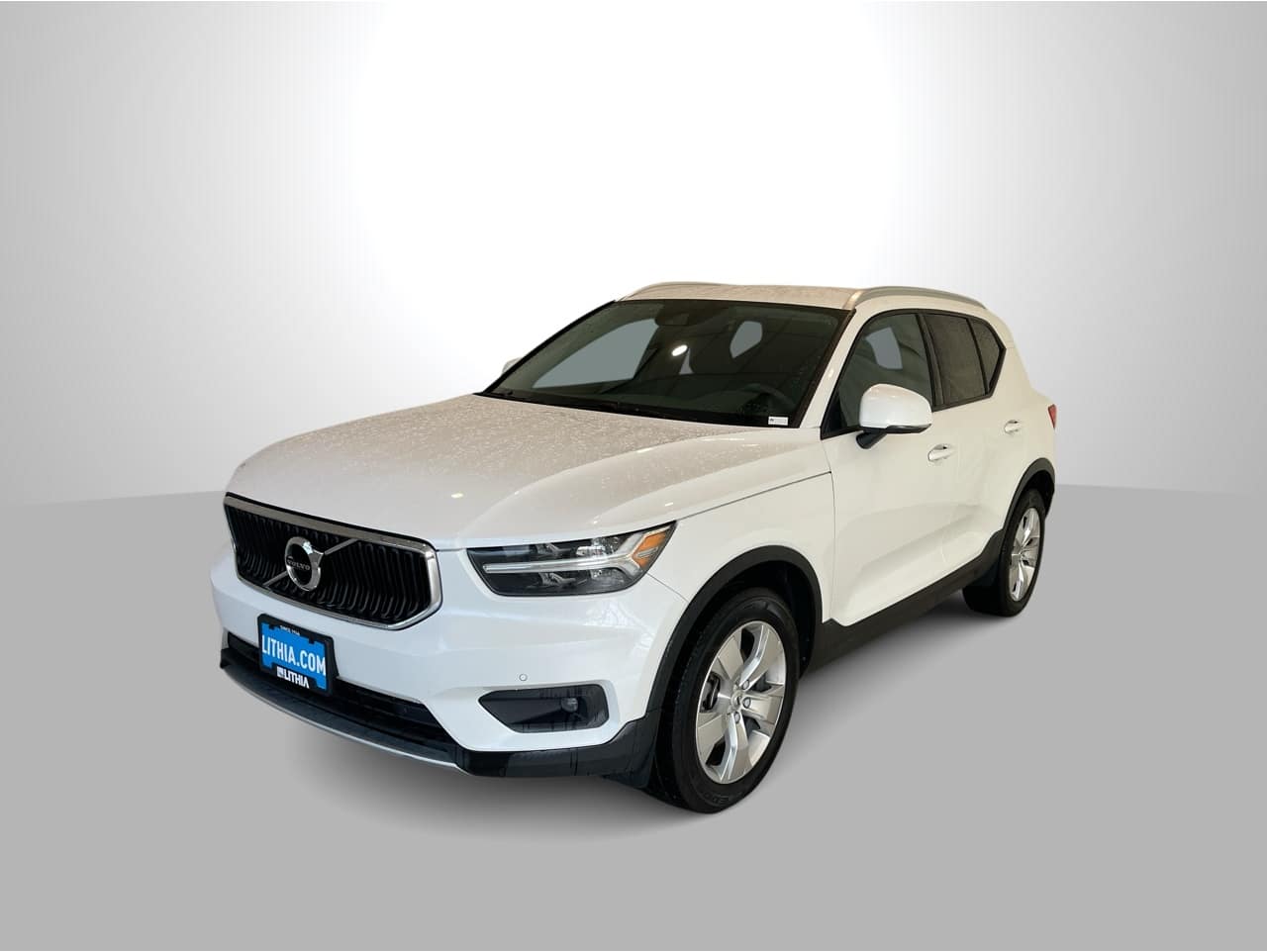 2022 Volvo XC40 Momentum