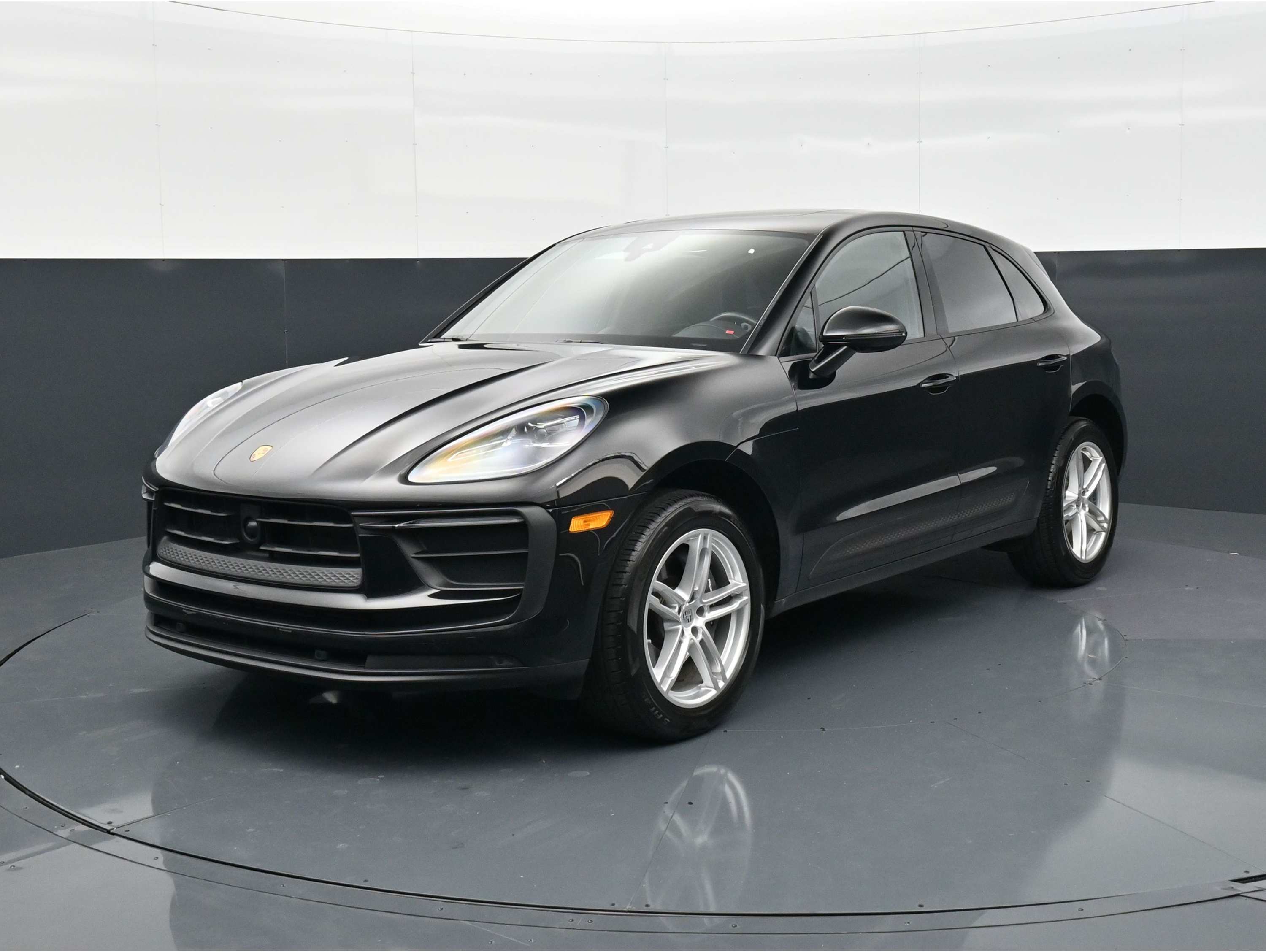 2024 Porsche Macan T
