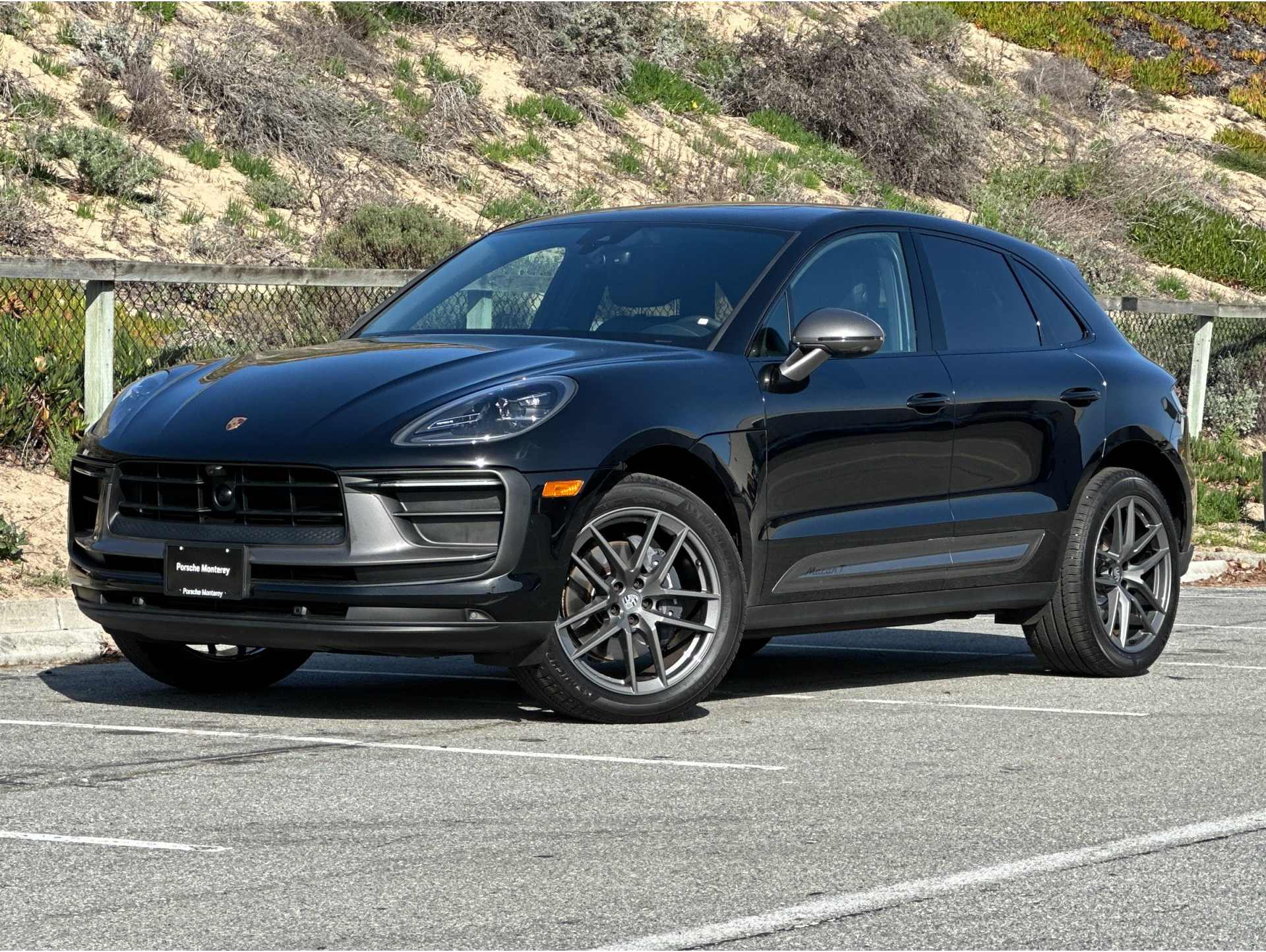 2025 Porsche Macan T