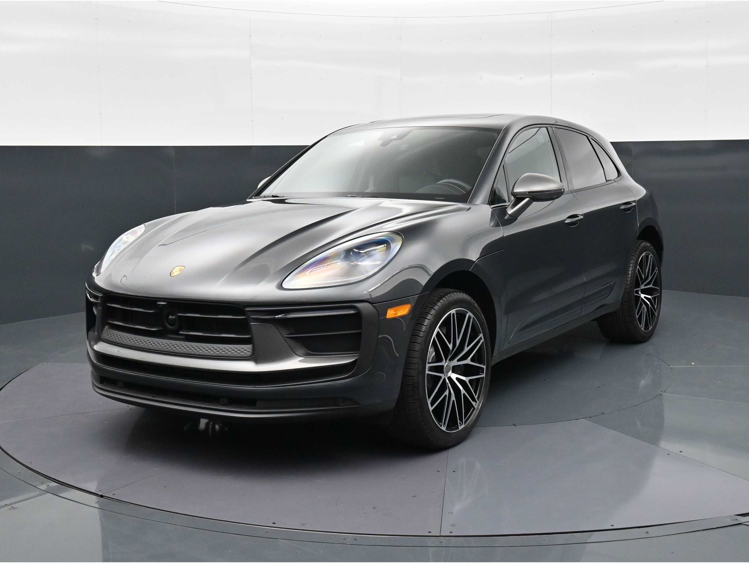 2025 Porsche Macan T