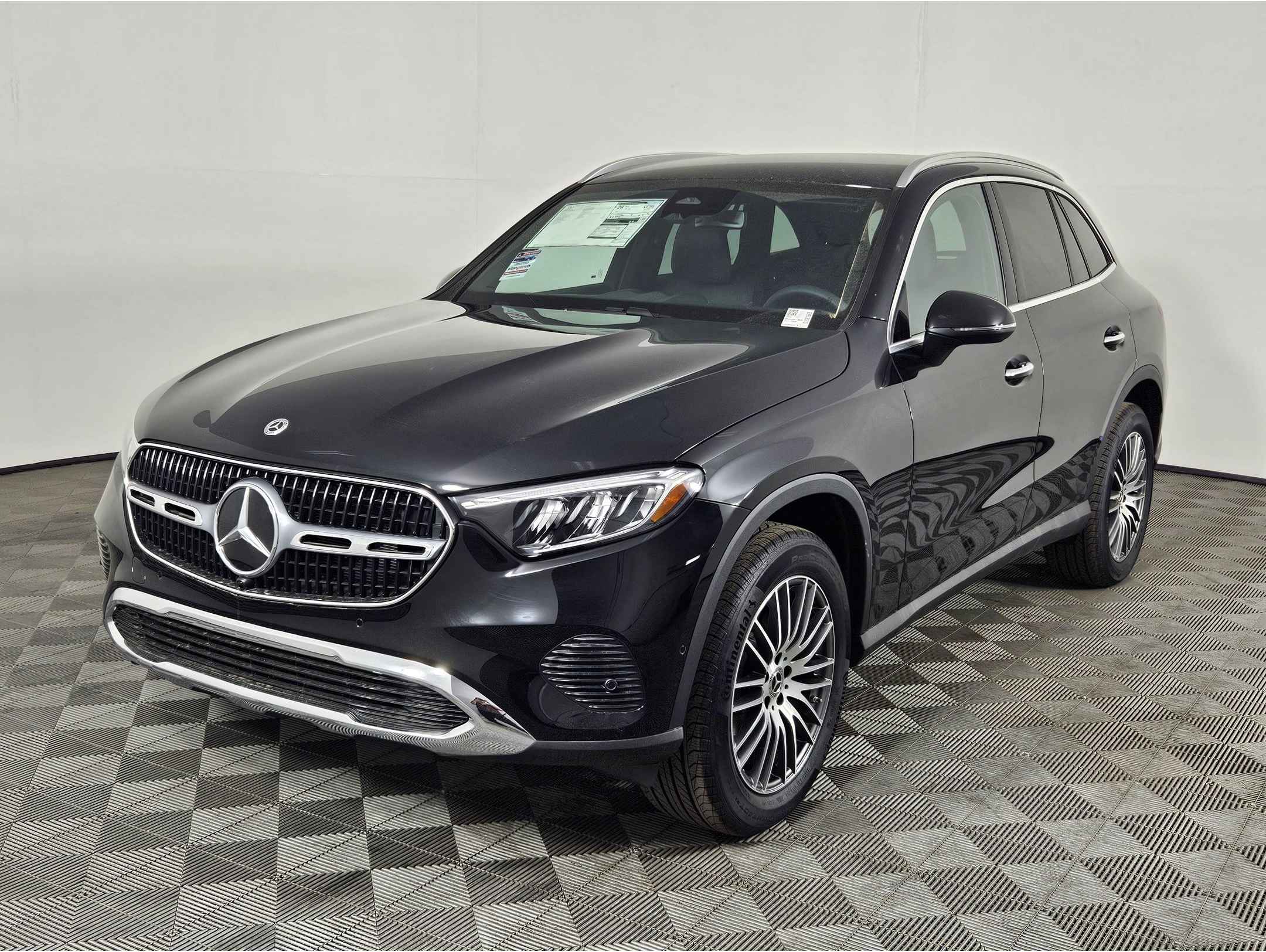 2025 Mercedes-Benz GLC