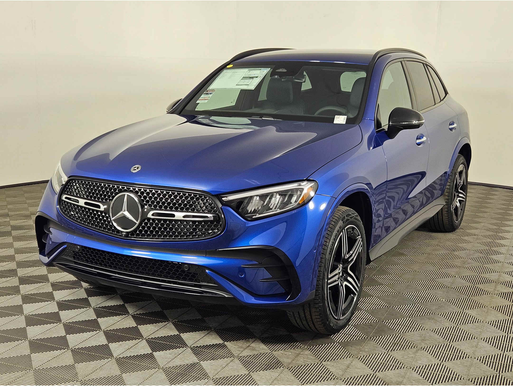 2025 Mercedes-Benz GLC