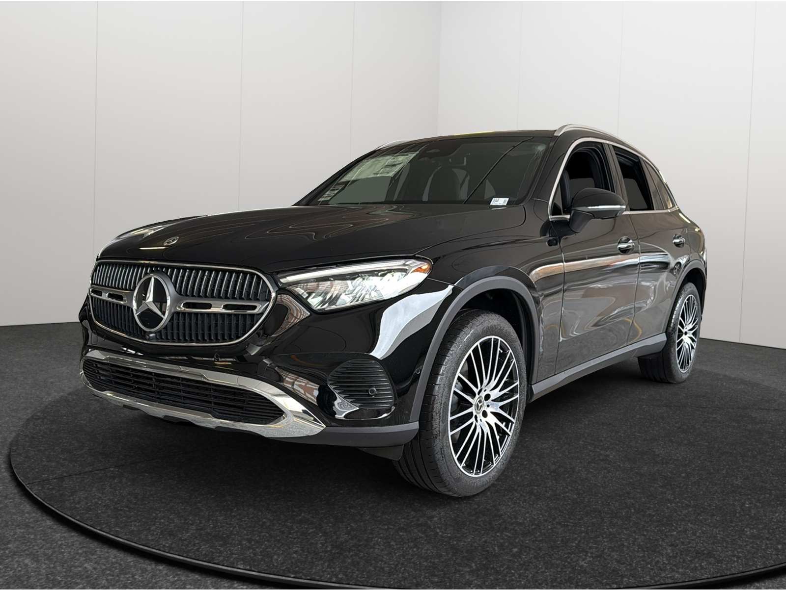 2025 Mercedes-Benz GLC Base's photo