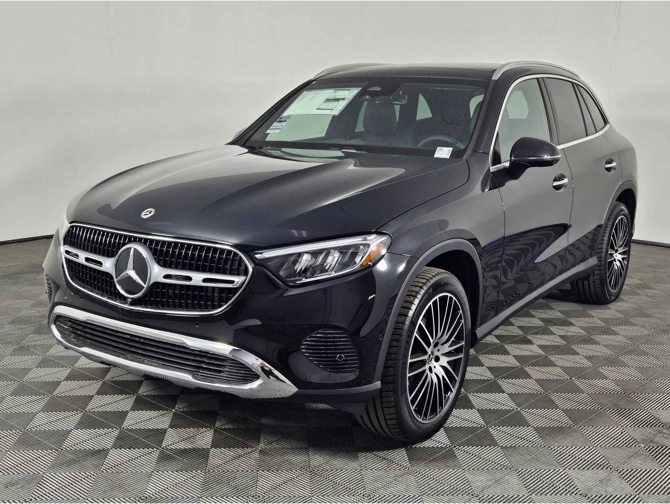 2025 Mercedes-Benz GLC