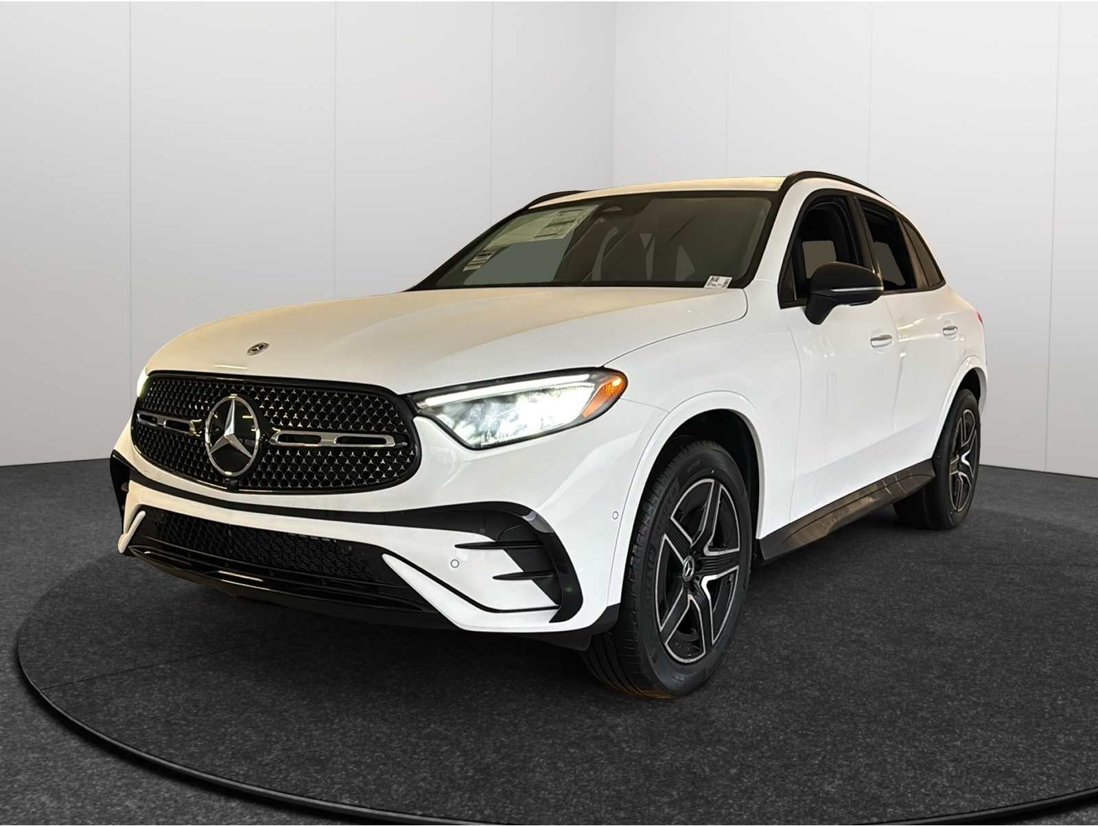 2026 Mercedes-Benz GLC Base's photo