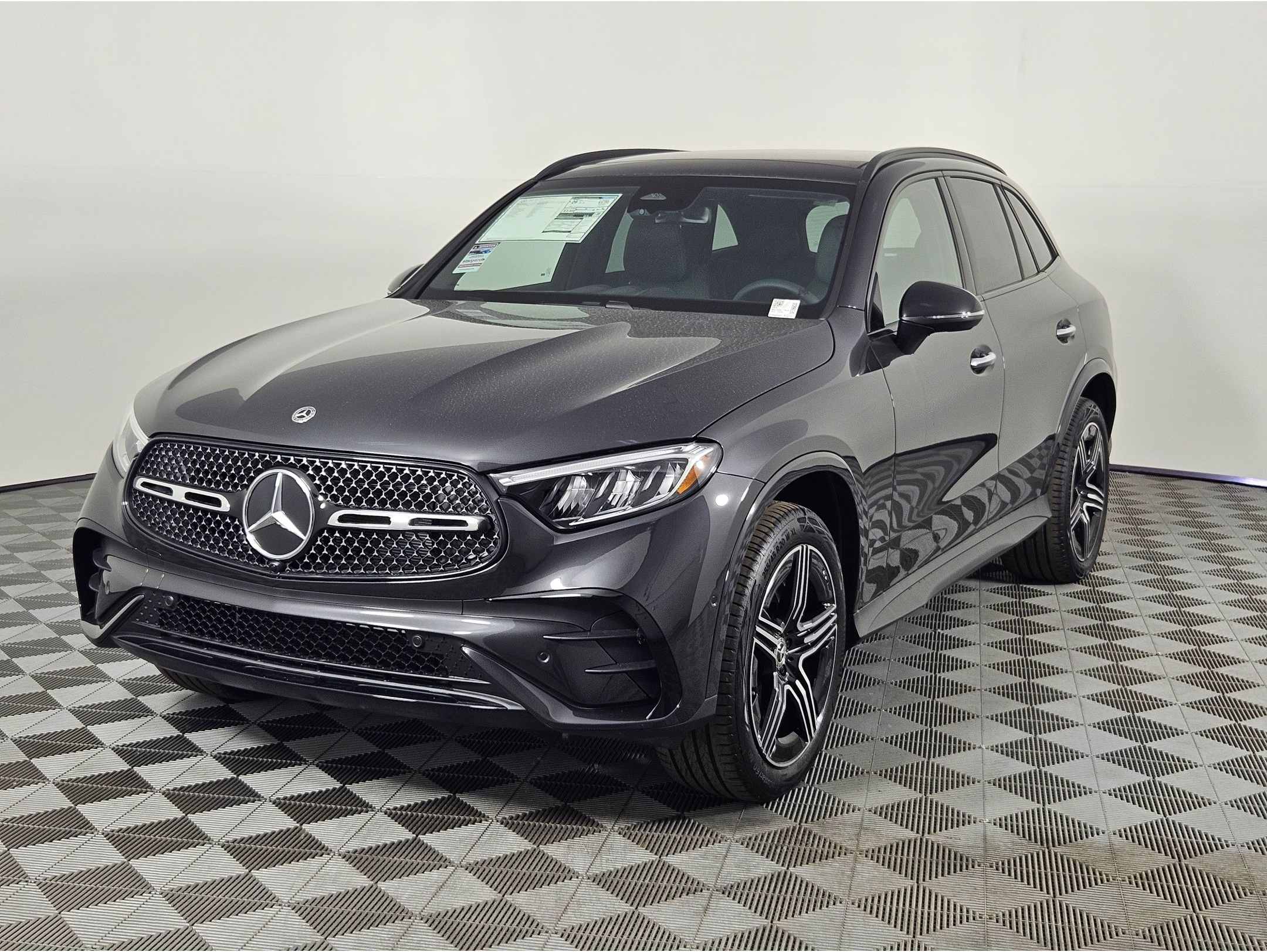 2025 Mercedes-Benz GLC