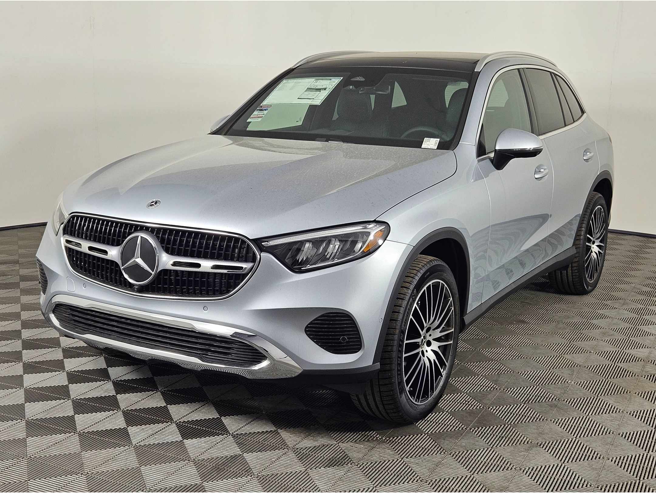 2025 Mercedes-Benz GLC