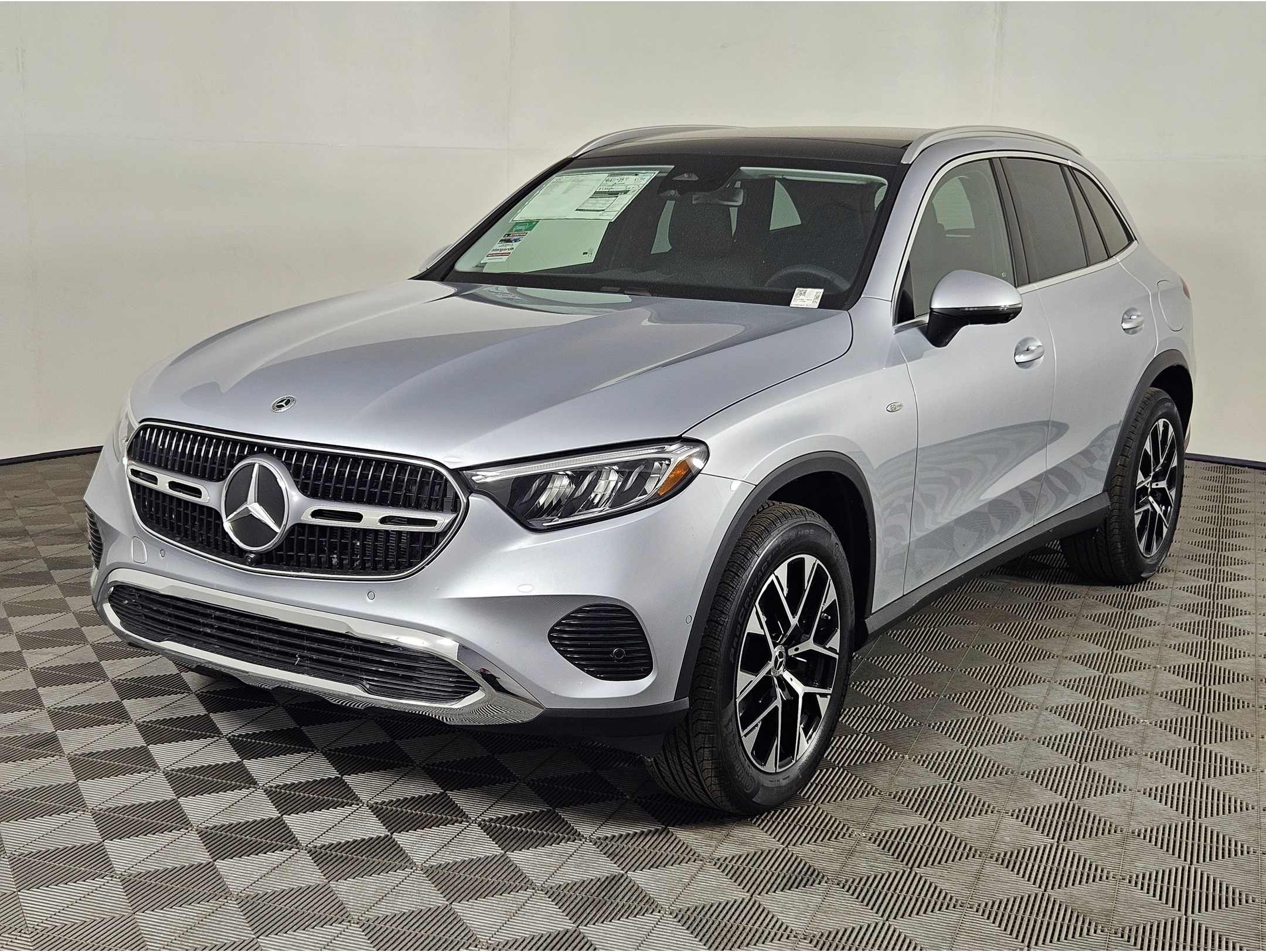 2025 Mercedes-Benz GLC