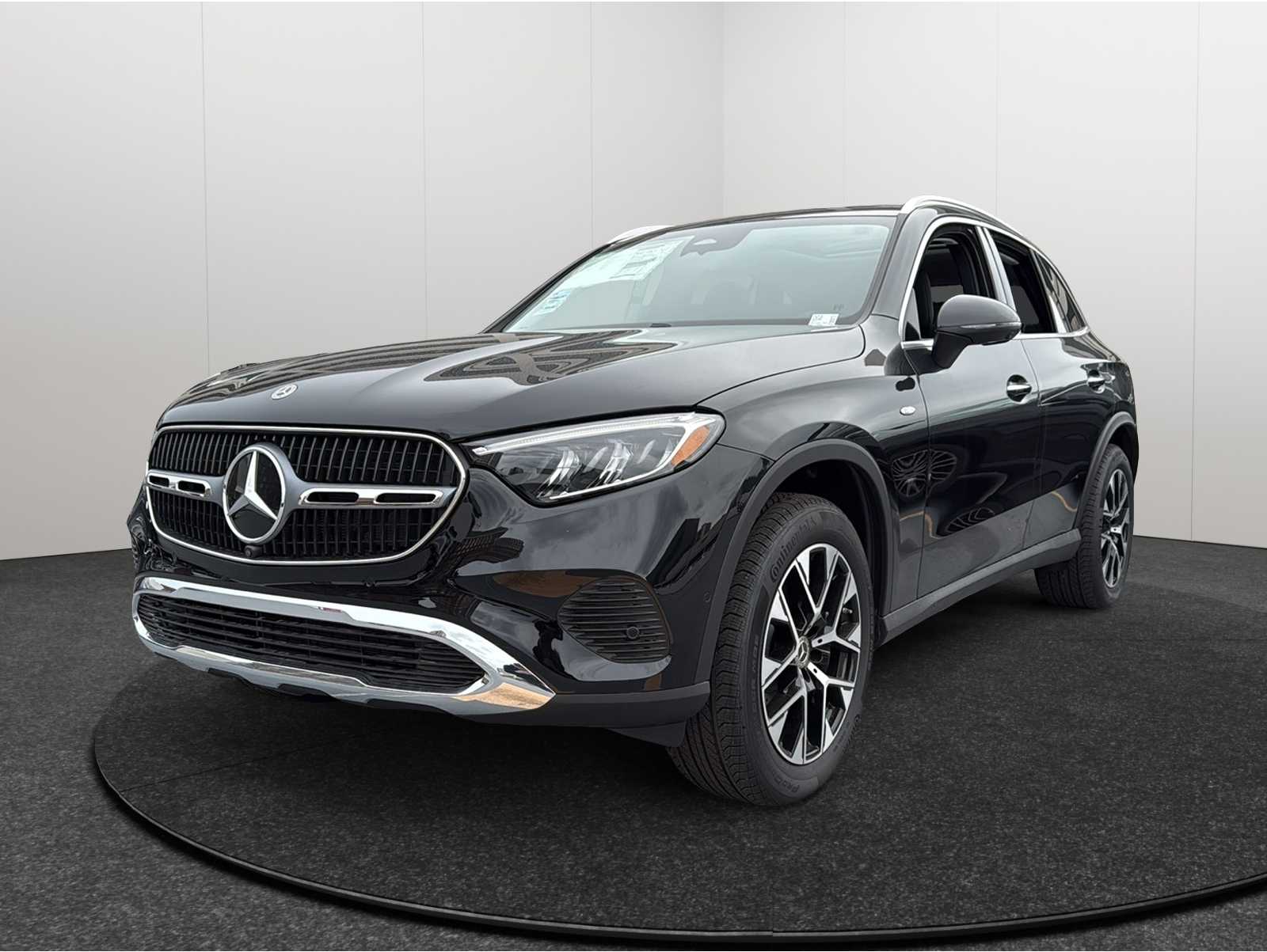 2025 Mercedes-Benz GLC Base's photo