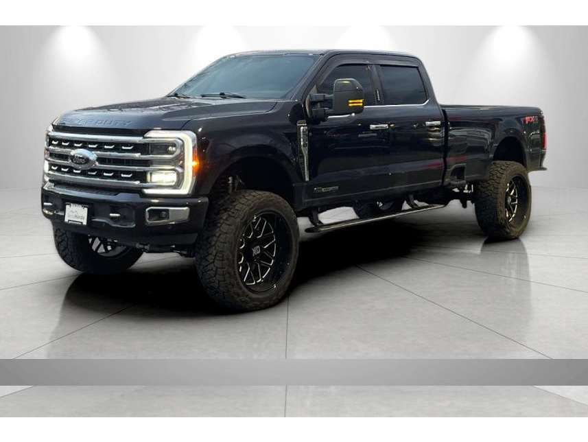 2024 Ford F-350 Super Duty Platinum's photo