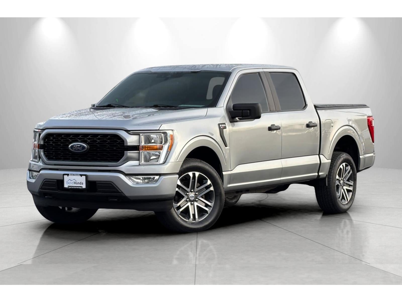2021 Ford F-150 XL's photo