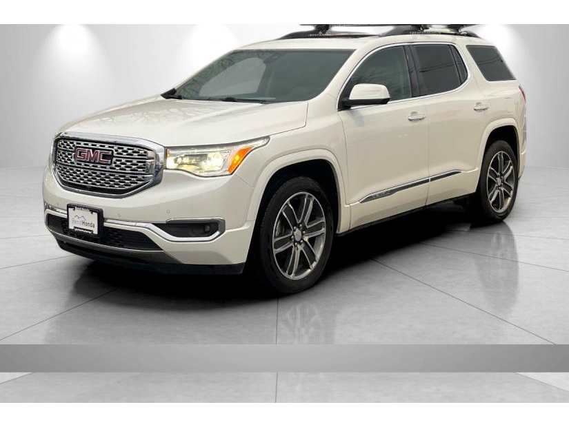2017 GMC Acadia Denali's photo