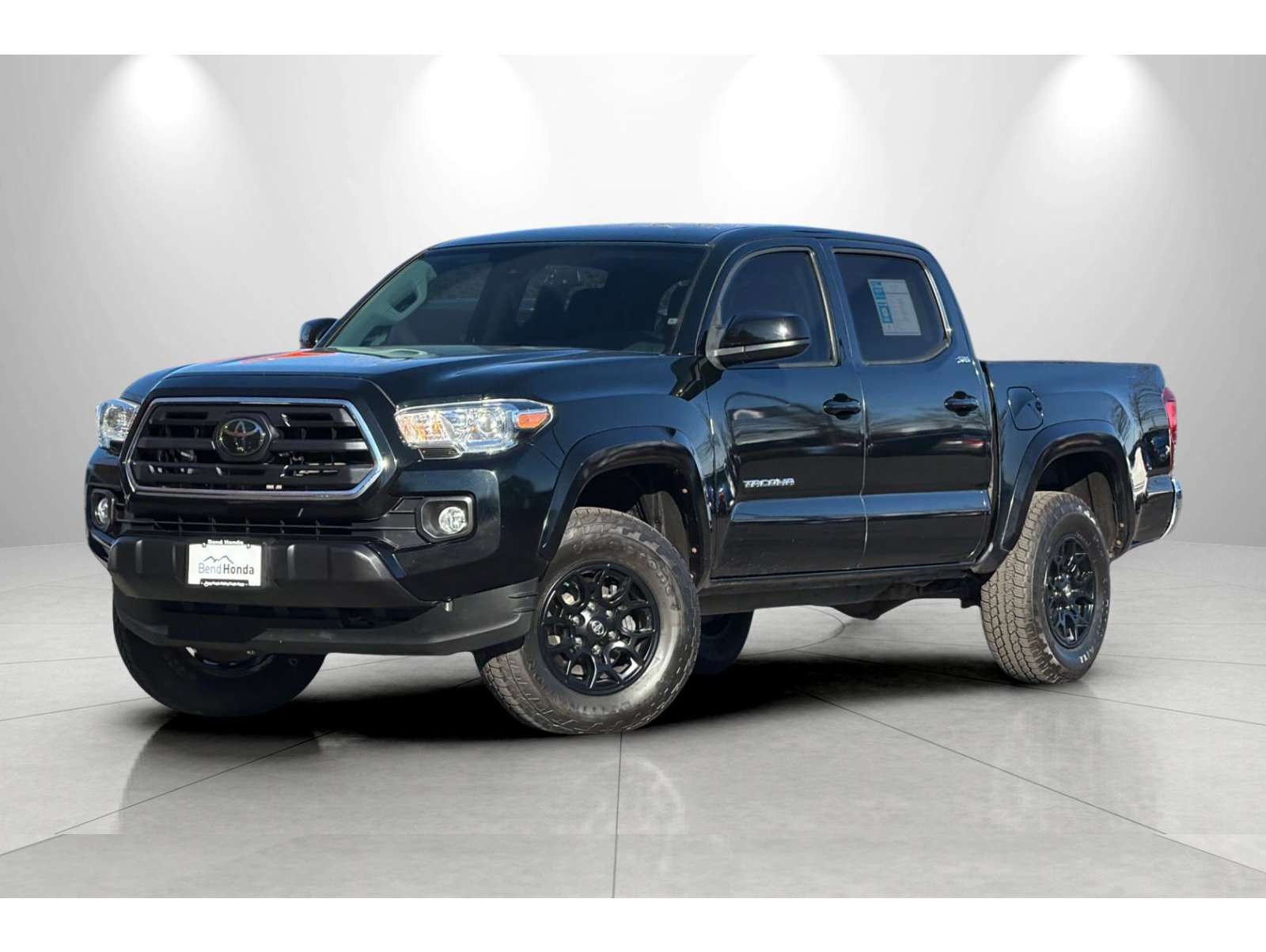 2019 Toyota Tacoma SR5's photo