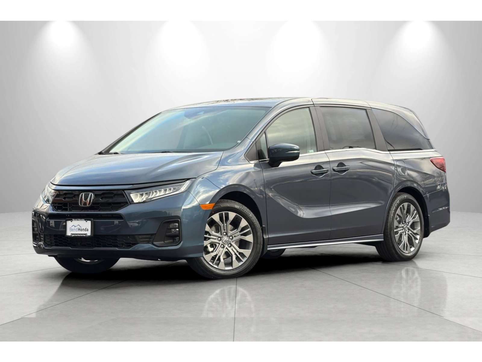 2026 Honda Odyssey Touring's photo