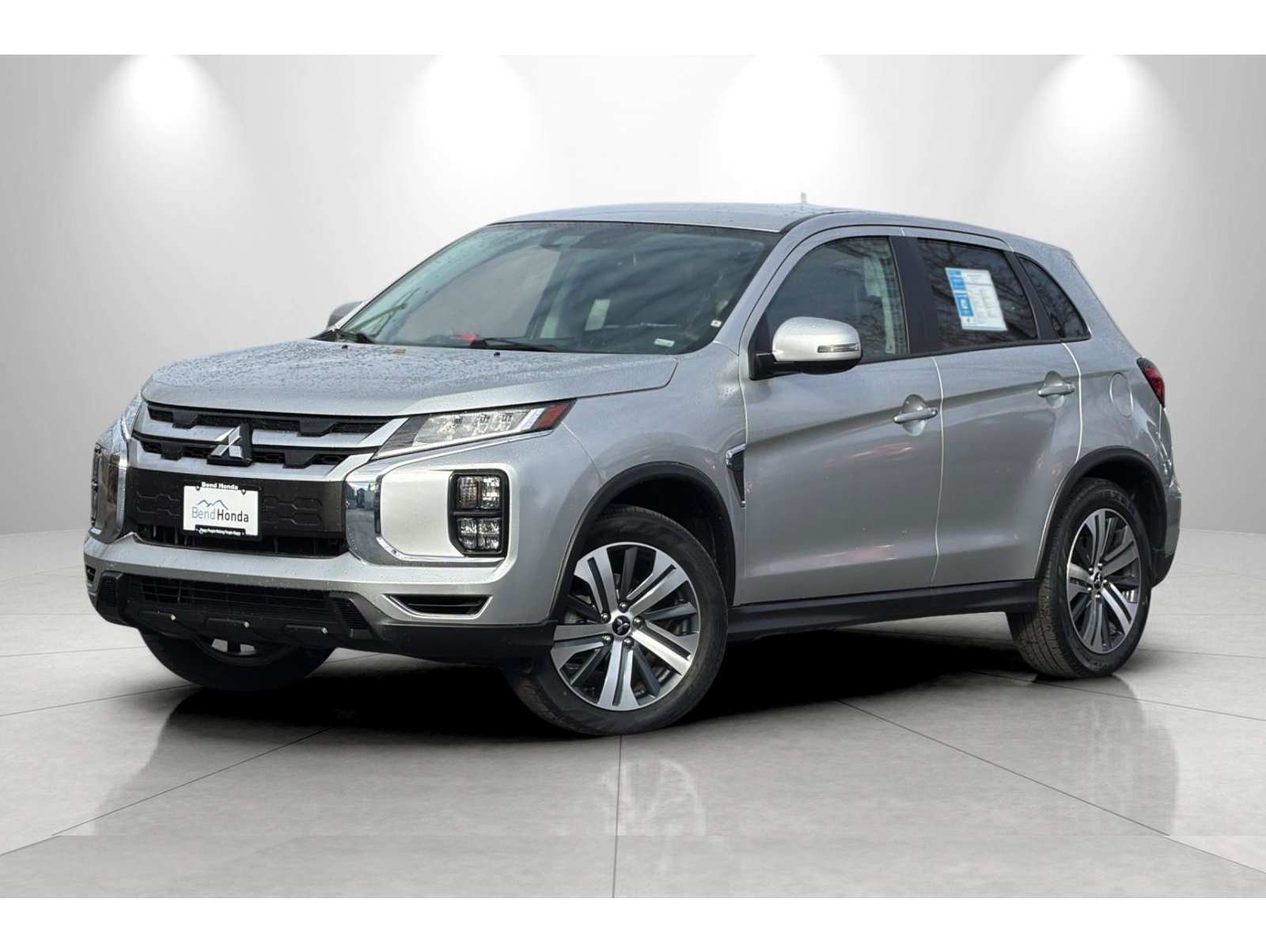 2024 Mitsubishi Outlander Sport SE's photo