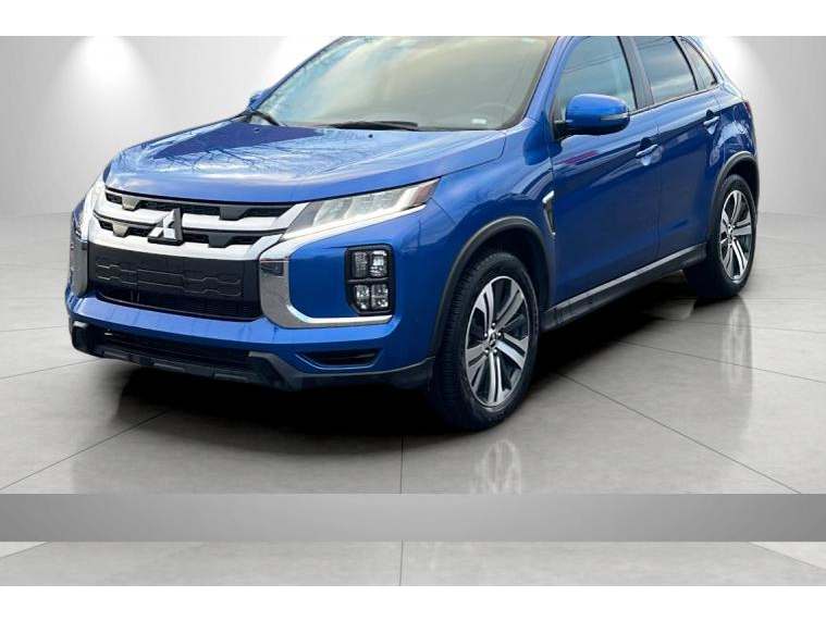 2024 Mitsubishi Outlander Sport SE's photo