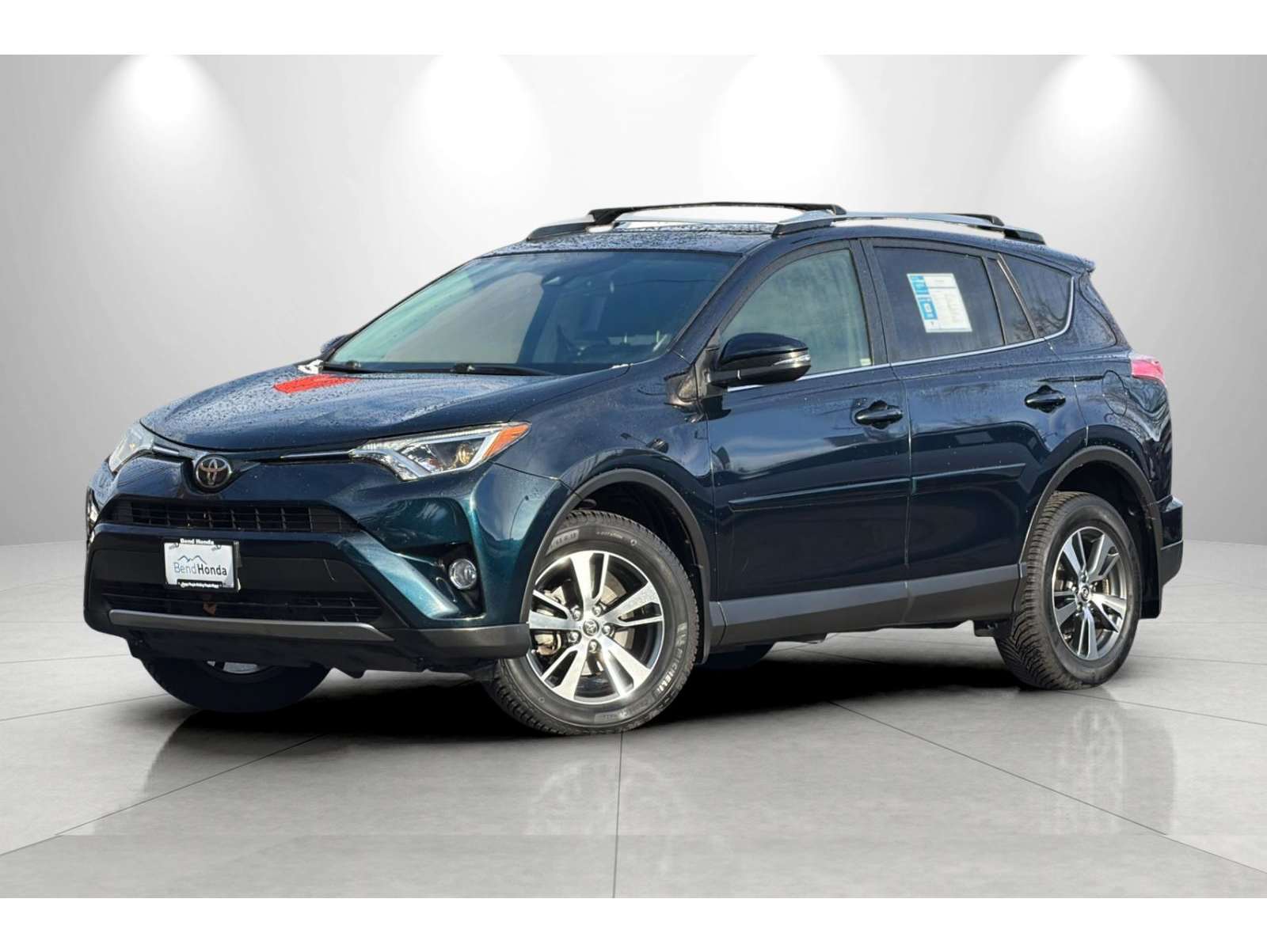 2018 Toyota RAV4 XLE's photo