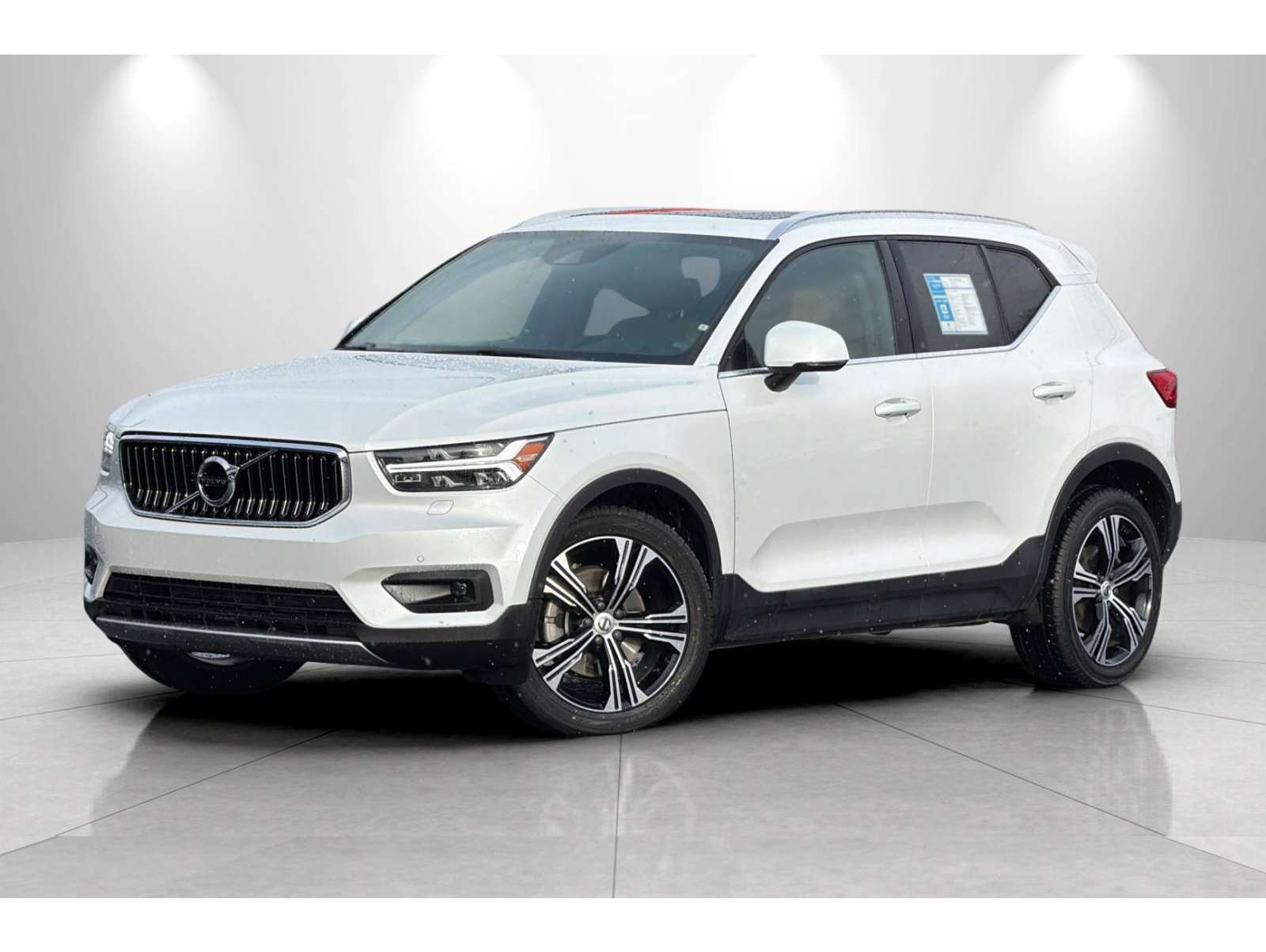 2022 Volvo XC40 Inscription's photo