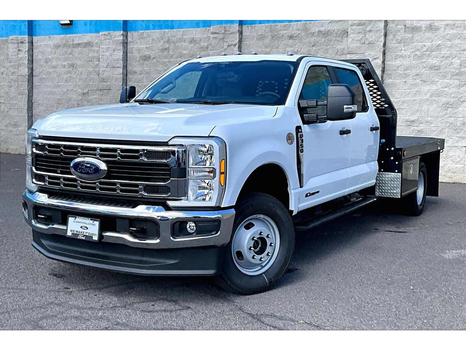 2026 Ford F-350 Super Duty Chassis Cab XL