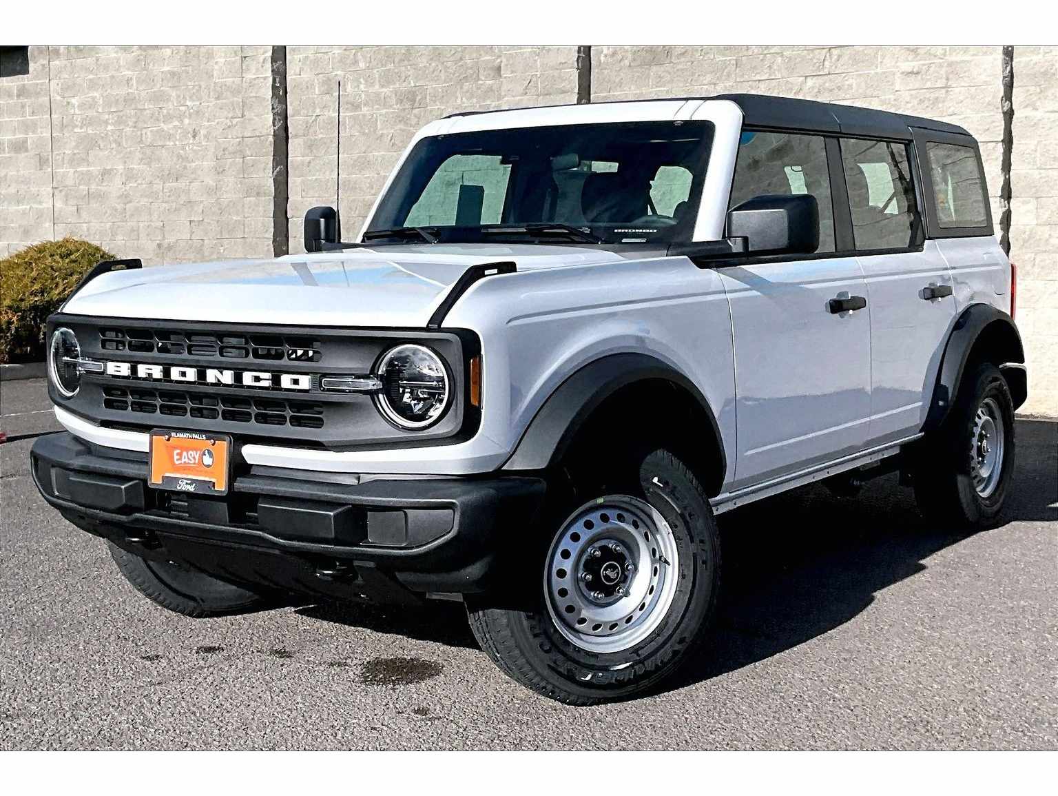 2025 Ford Bronco 4-Door Base's photo