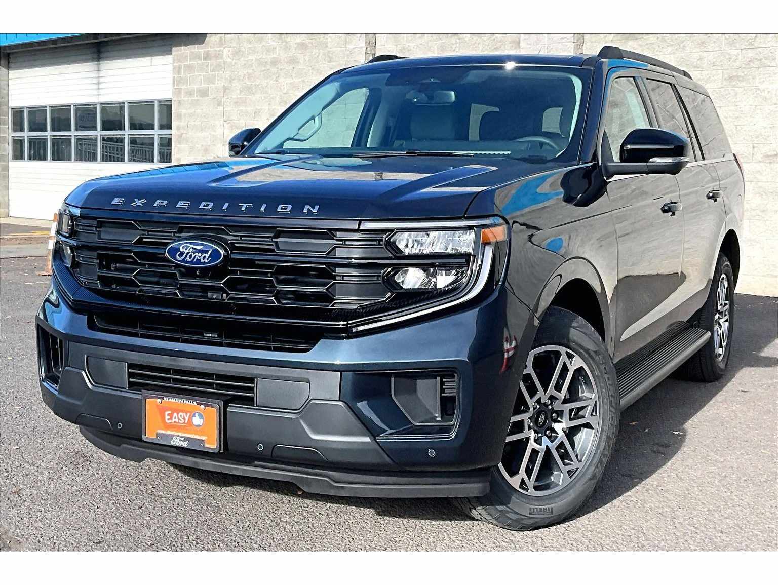 2025 Ford Expedition Active's photo