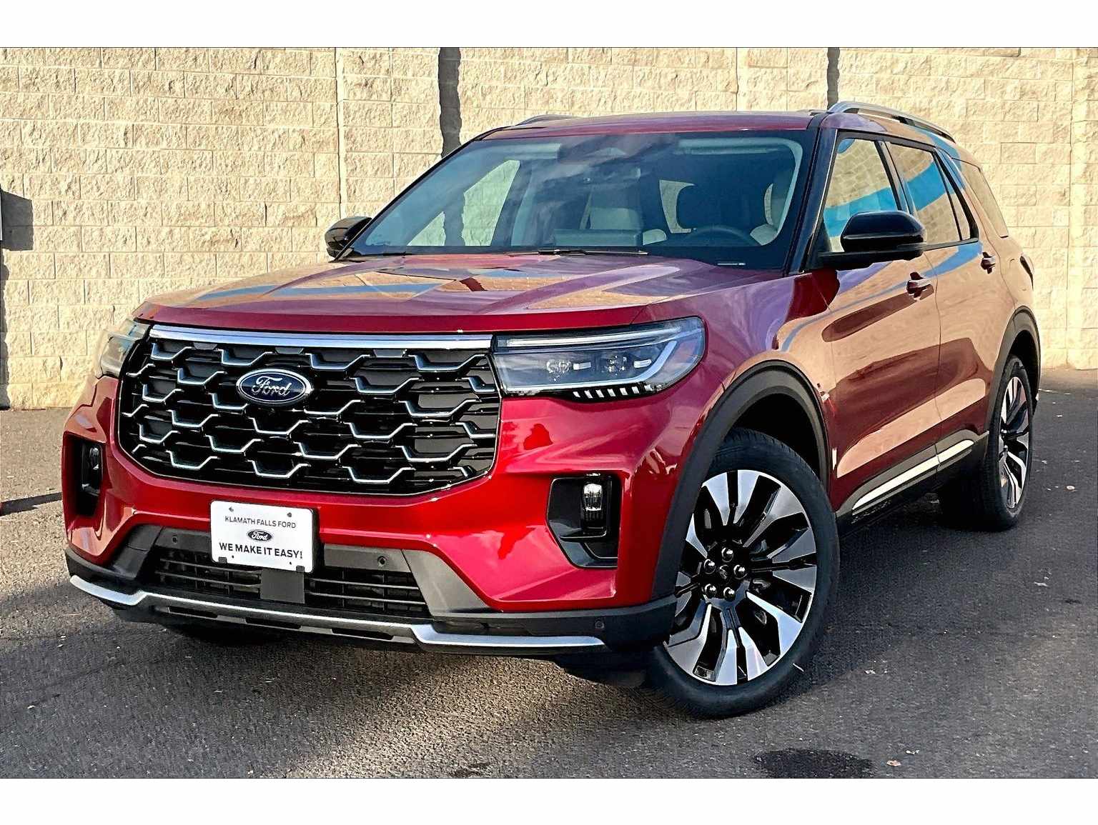 2026 Ford Explorer Platinum's photo