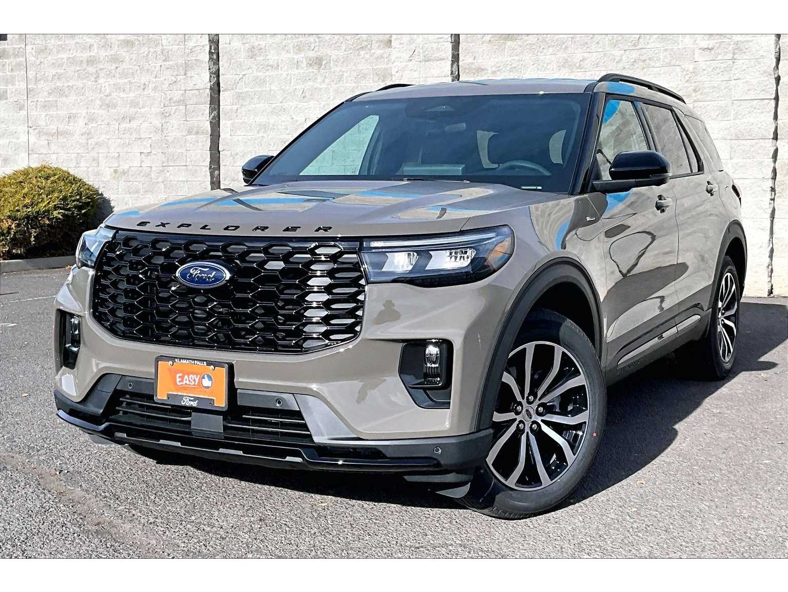 2026 Ford Explorer ST-LINE's photo