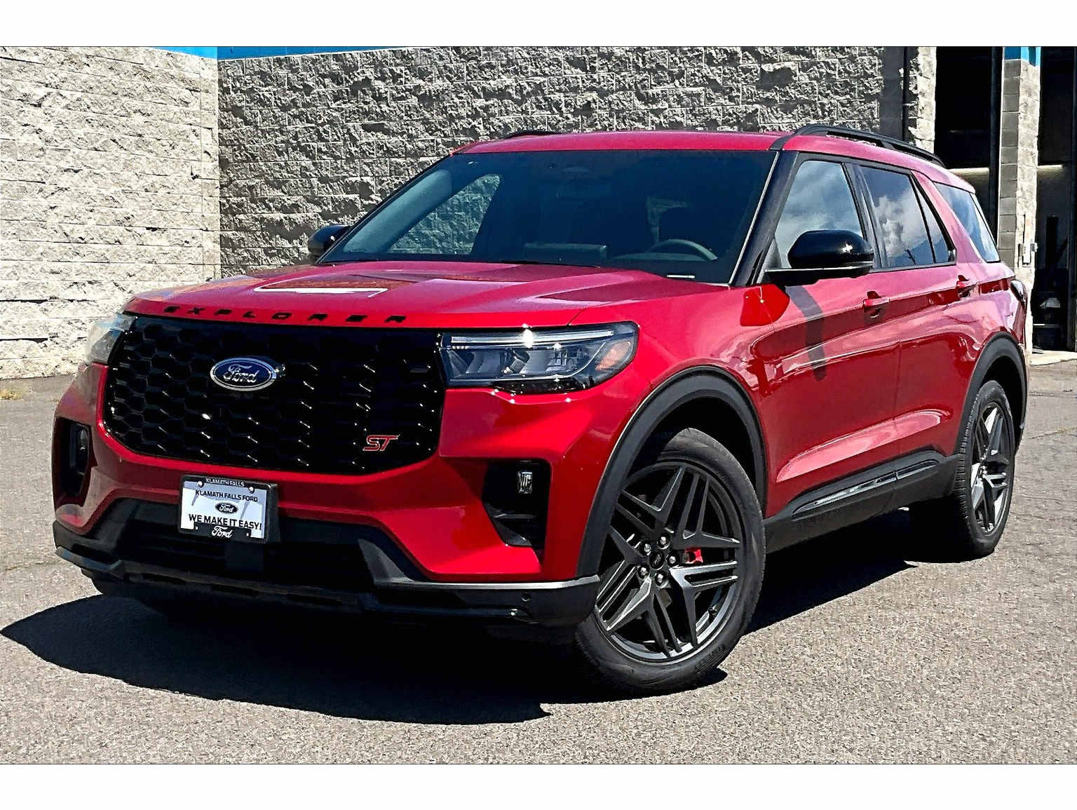 2025 Ford Explorer ST's photo