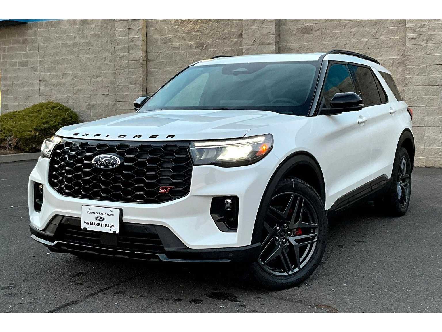 2026 Ford Explorer ST's photo