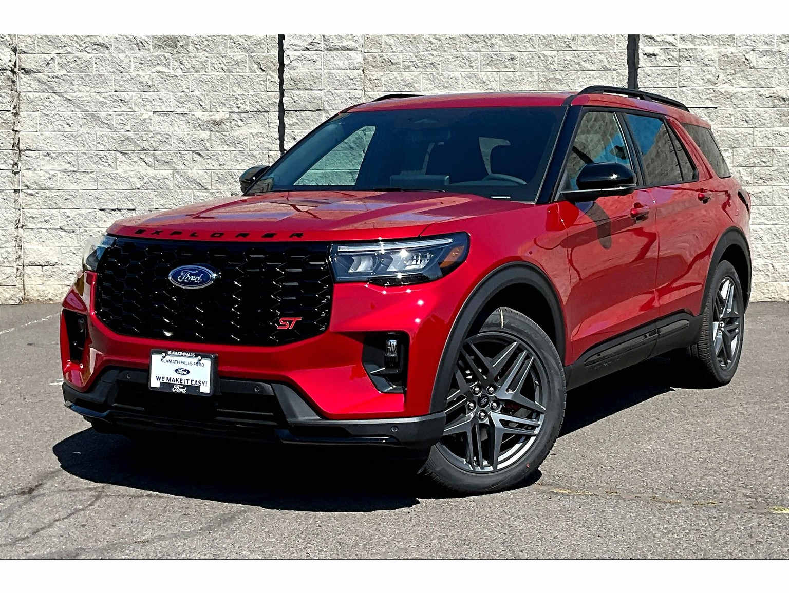 2025 Ford Explorer ST's photo