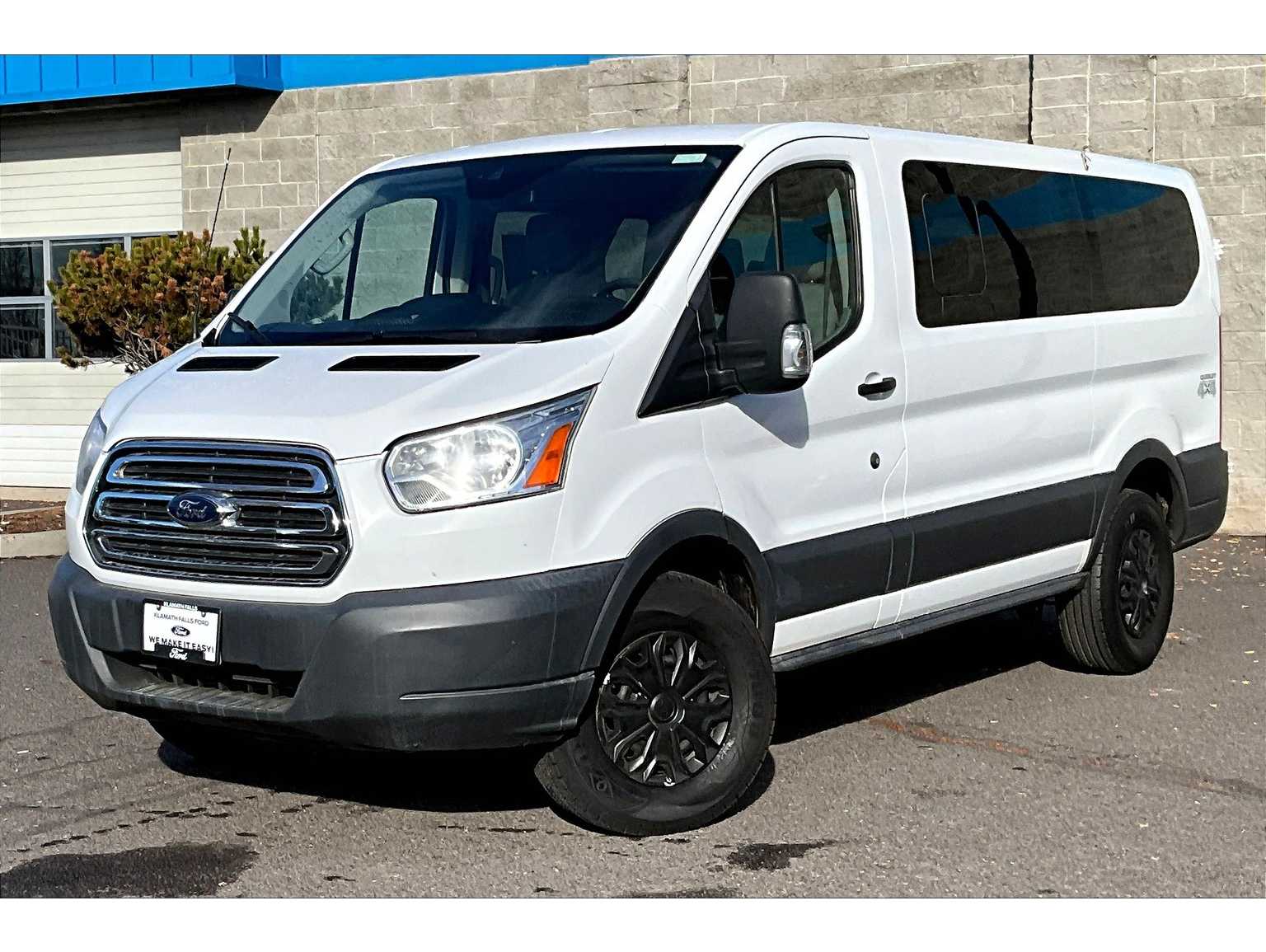 2018 Ford Transit Wagon XLT's photo