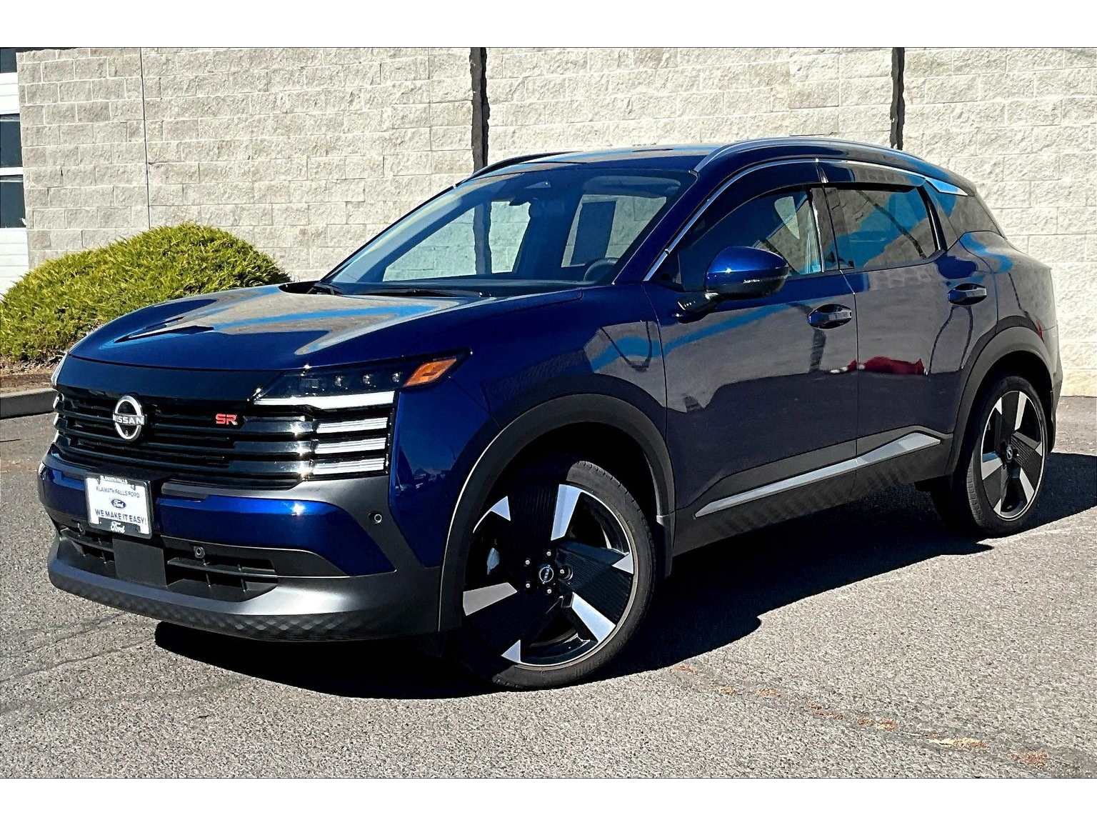 2025 Nissan Kicks SR AWD's photo