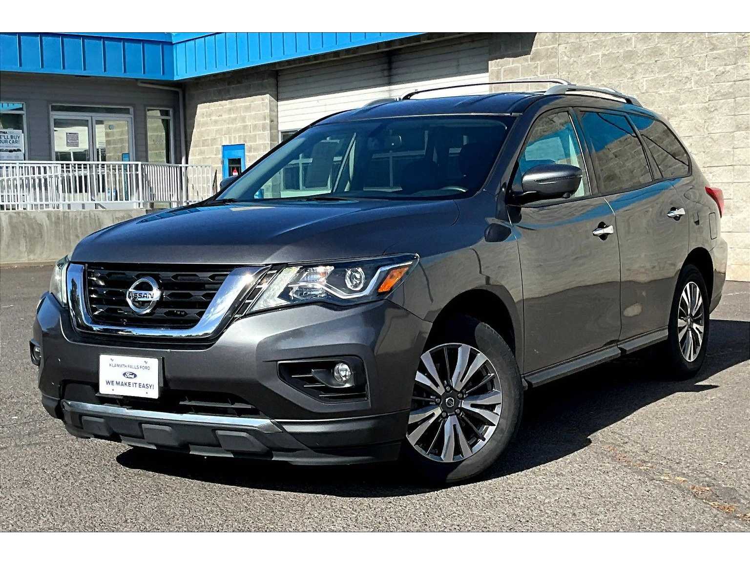 2019 Nissan Pathfinder SL