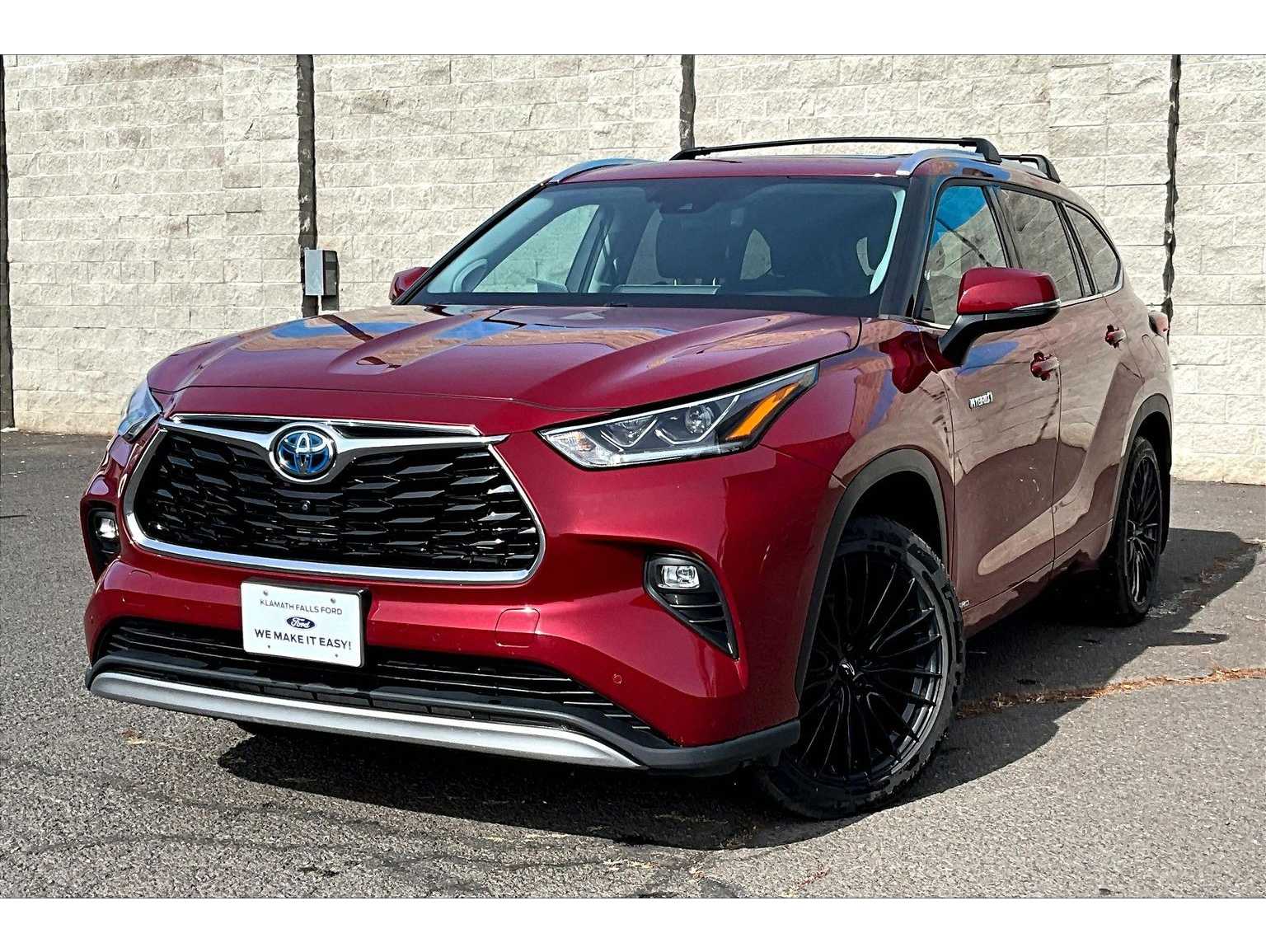 2021 Toyota Highlander Platinum's photo