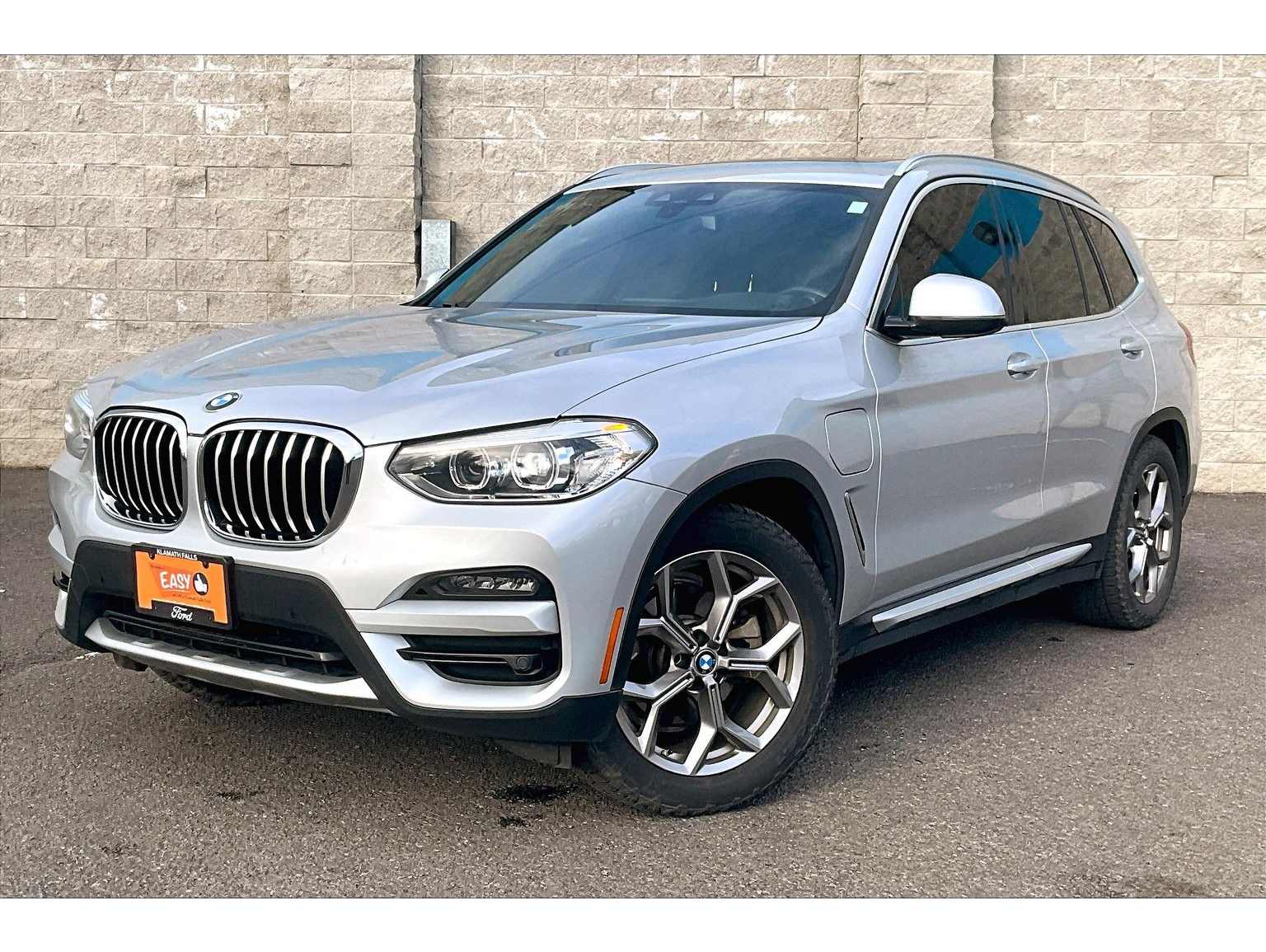 2021 BMW X3 30e's photo