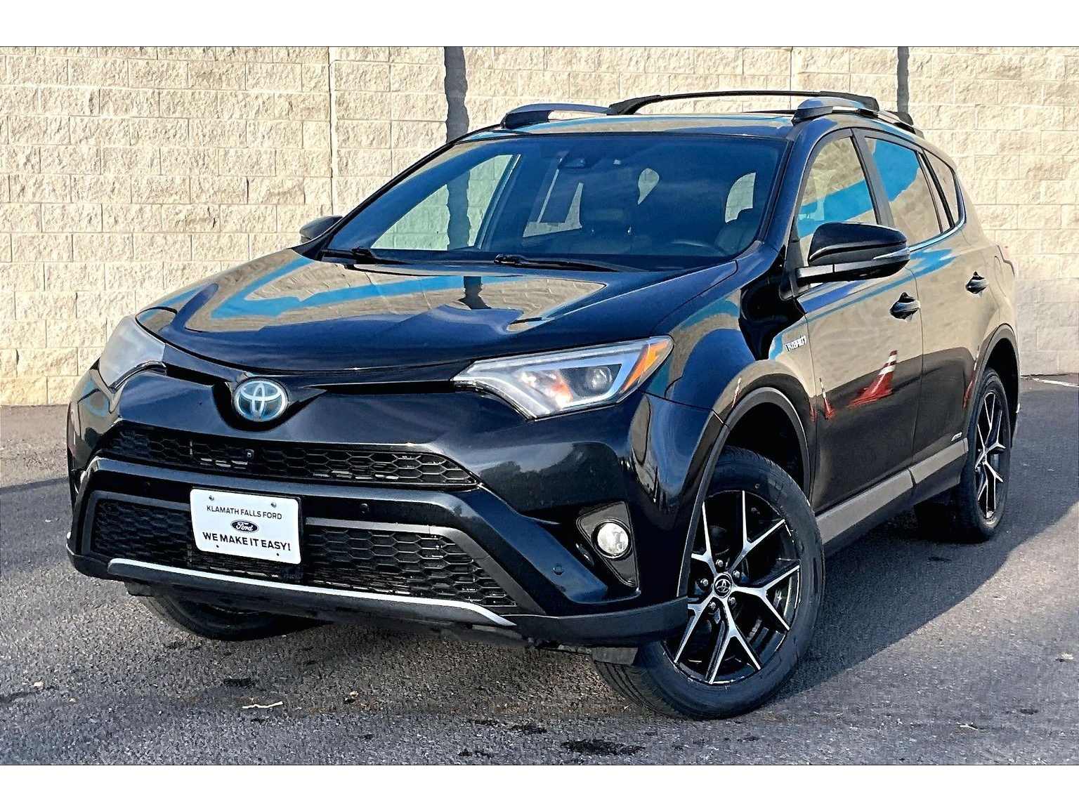 2017 Toyota RAV4 SE's photo