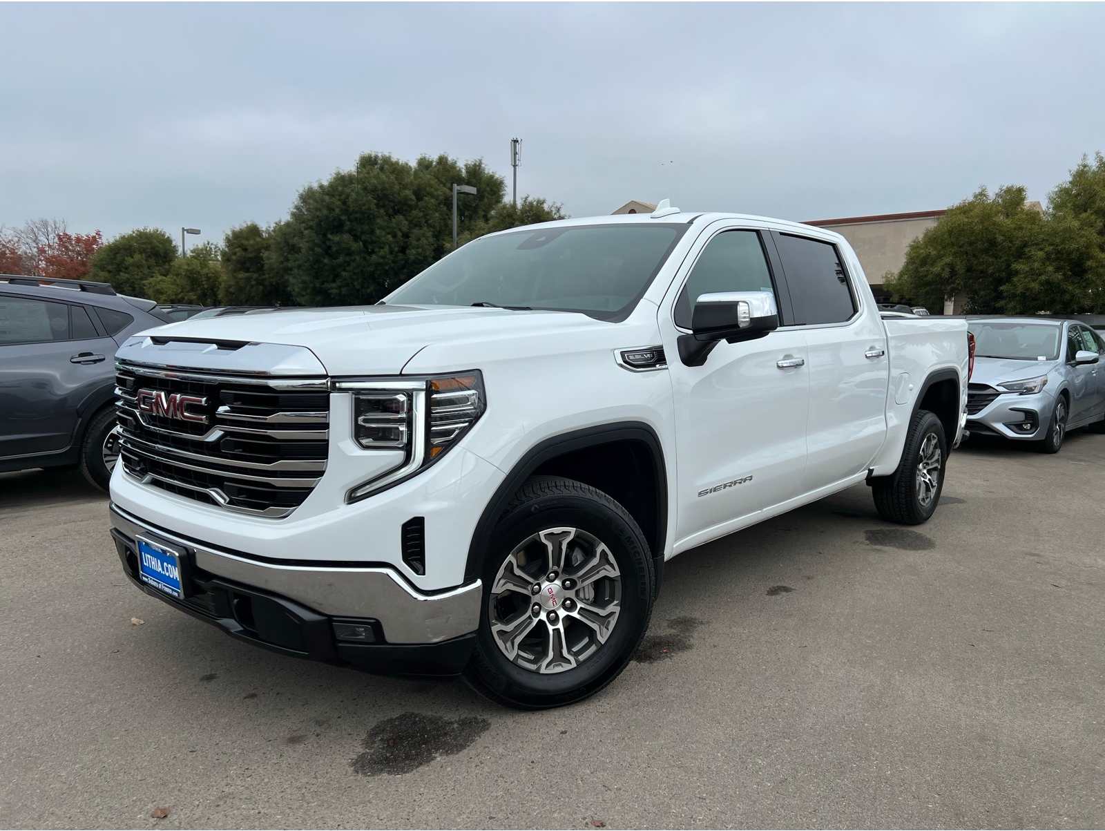 2025 GMC Sierra 1500 SLT's photo