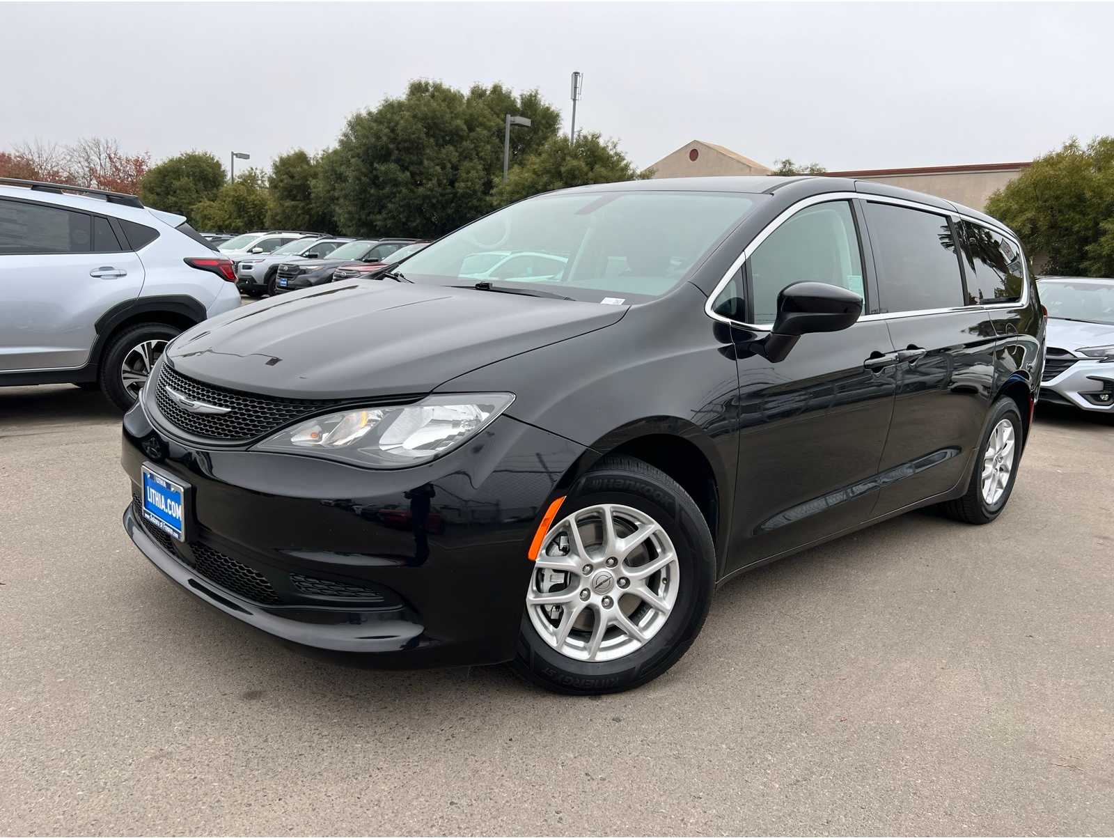 2022 Chrysler Voyager's photo