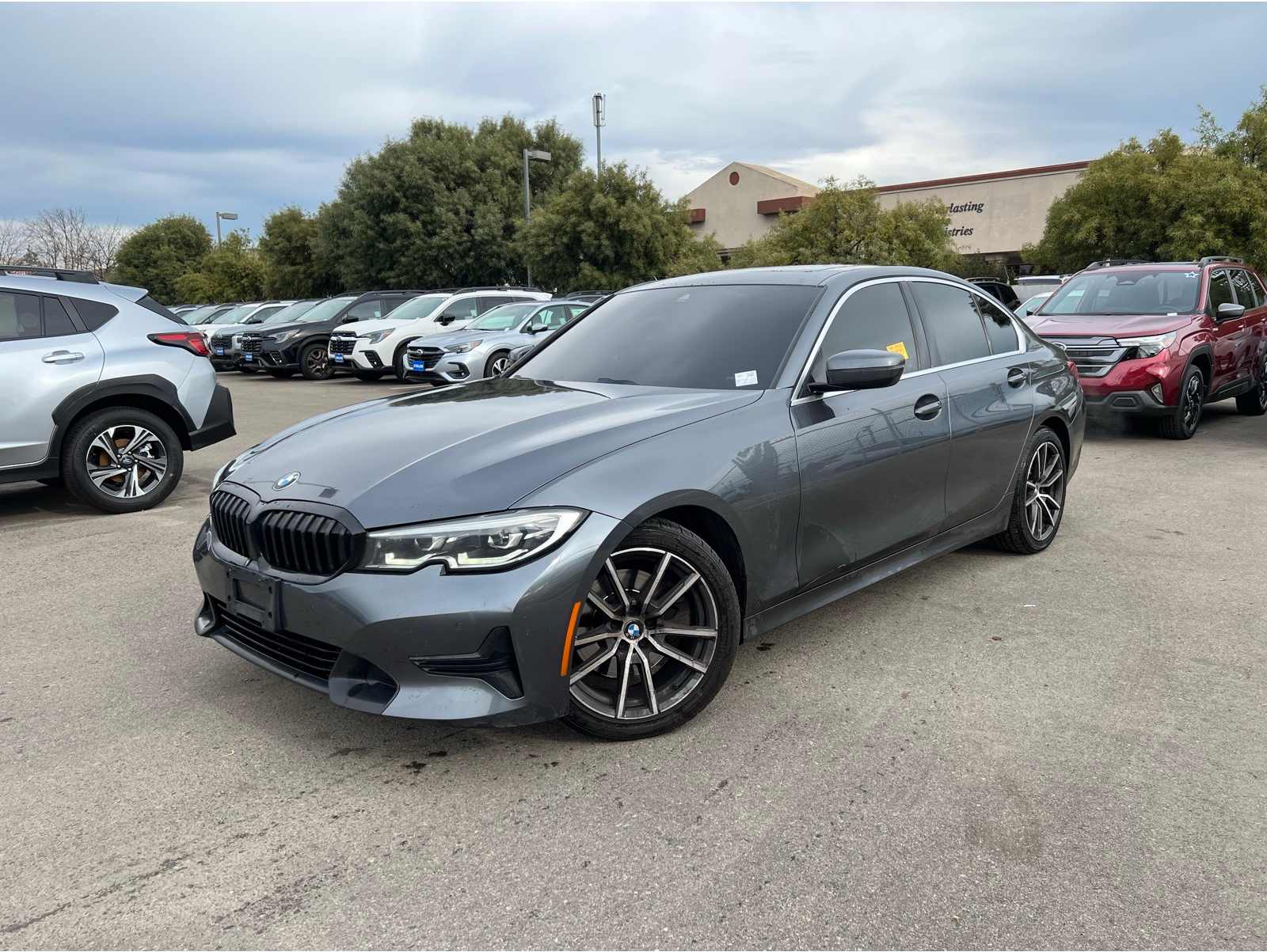 2020 BMW 3 Series 330i's photo