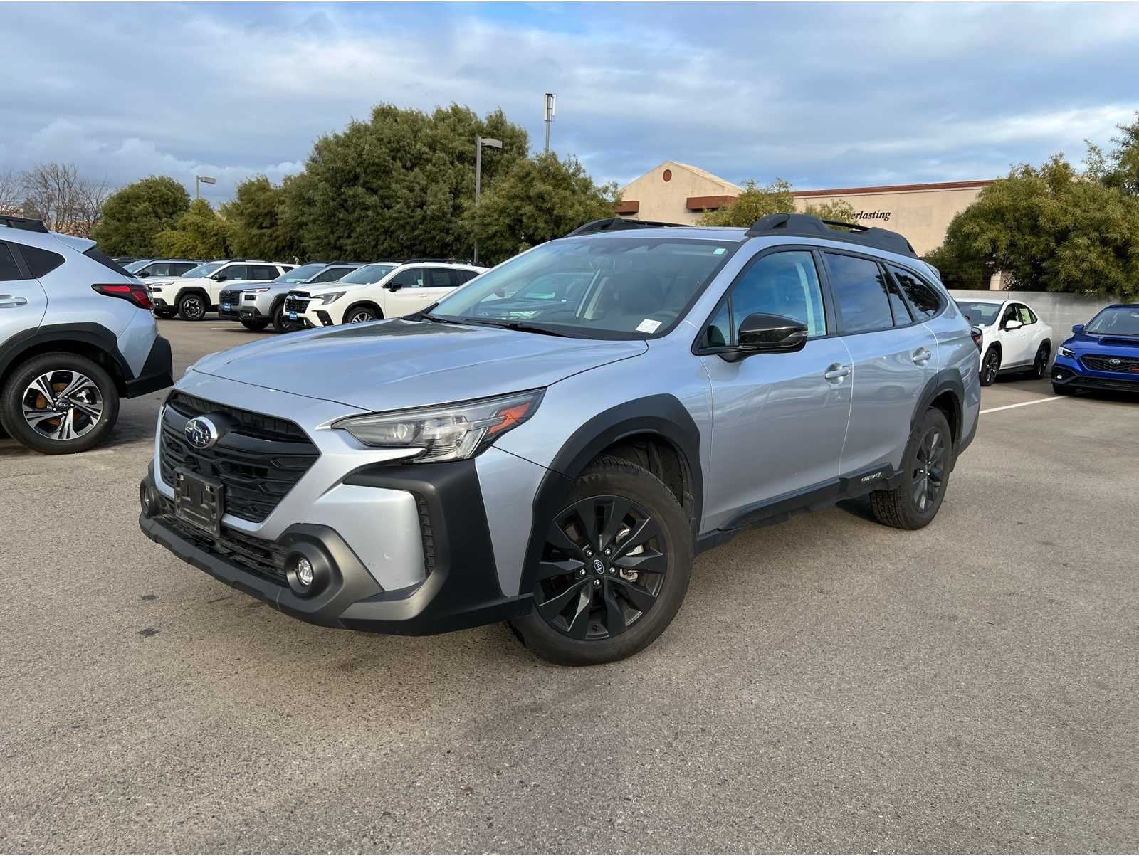 2023 Subaru Outback Onyx Edition's photo