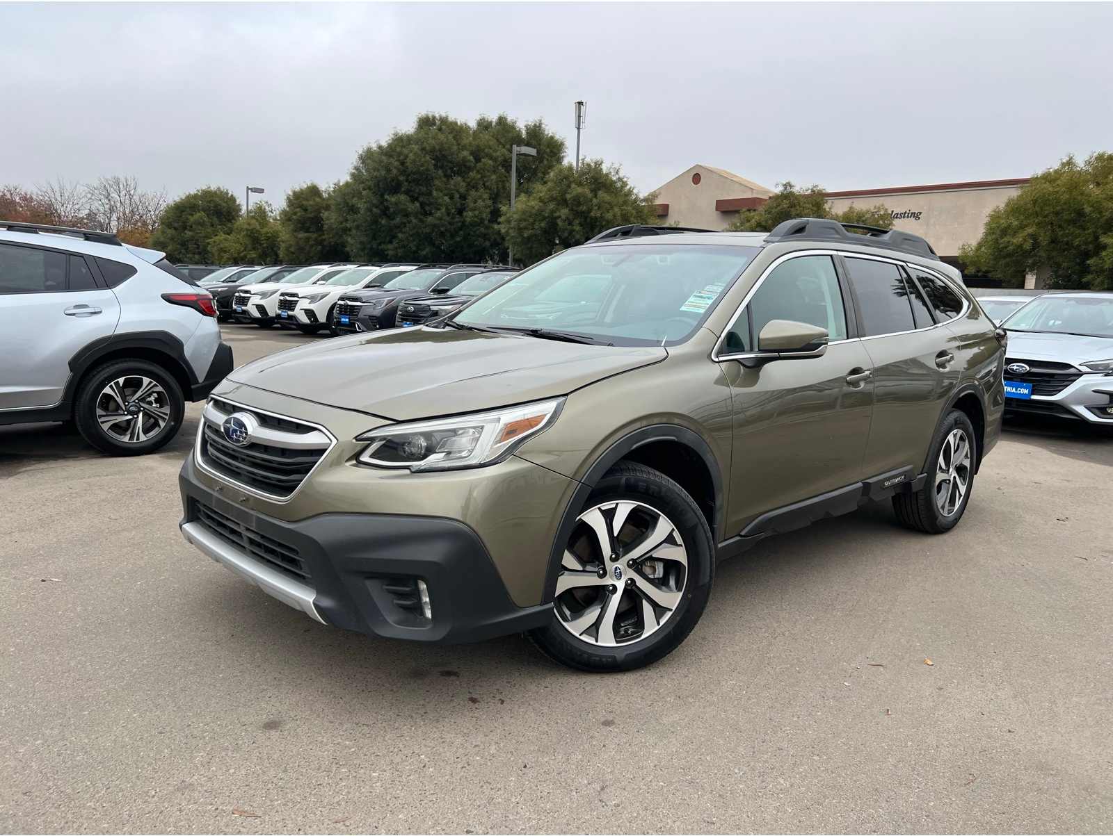 2020 Subaru Outback Limited's photo
