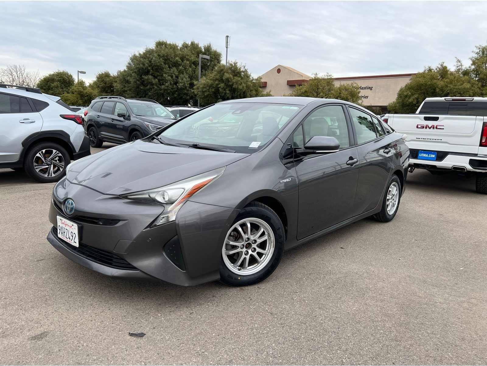 2017 Toyota Prius Two's photo