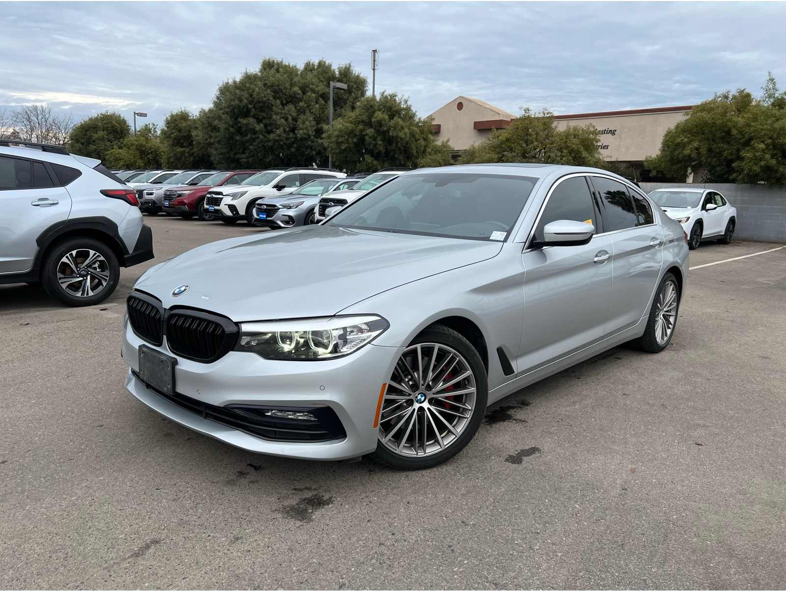 2018 BMW 5 Series 530i's photo