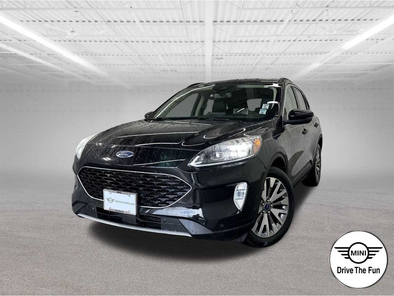2020 Ford Escape Titanium's photo